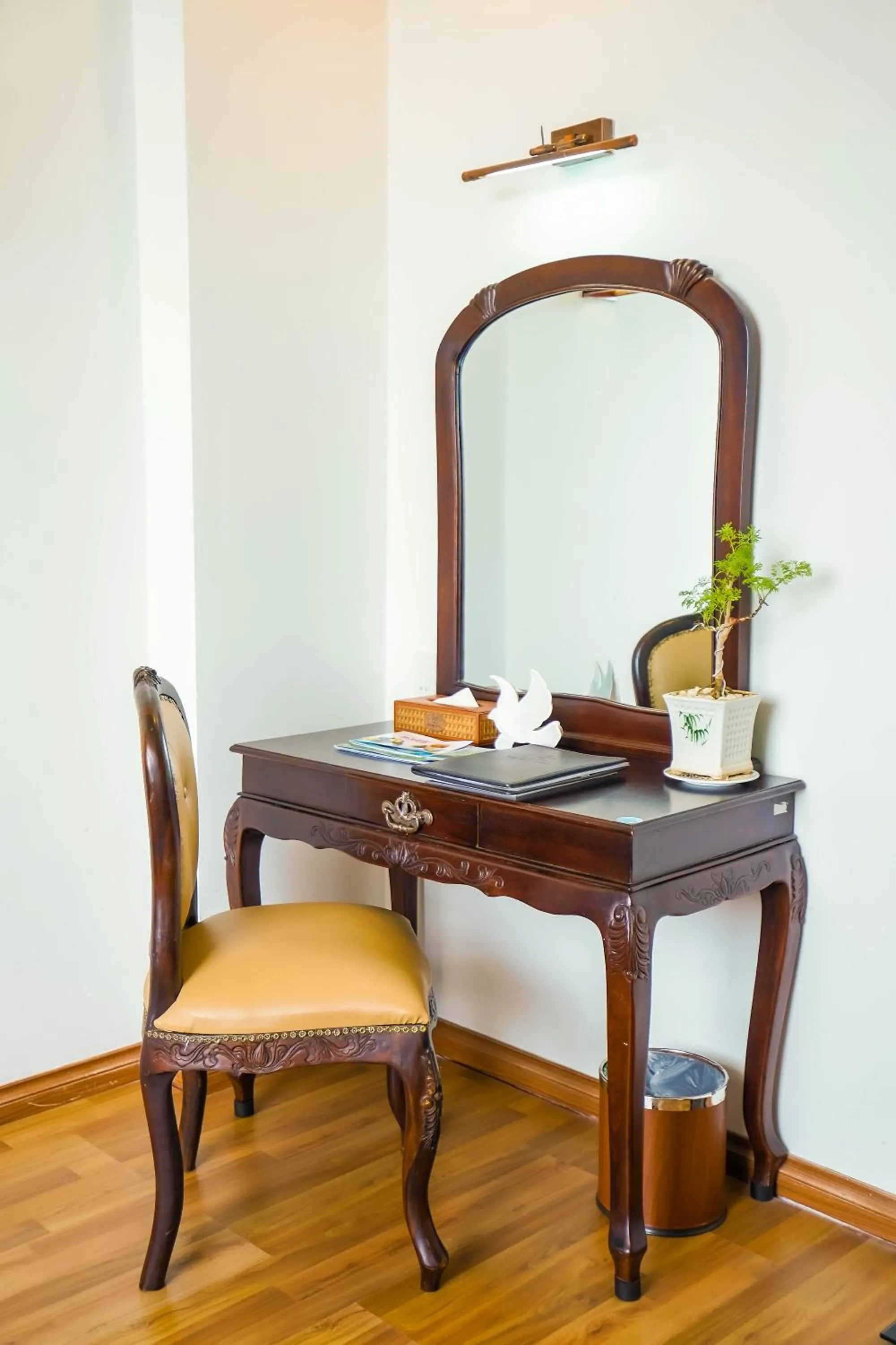 Decorative detail in Hoa Binh 1 Hotel