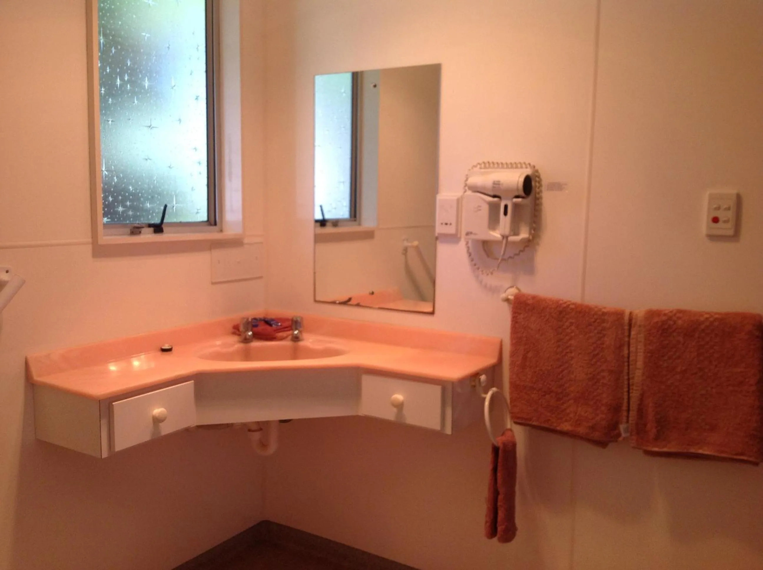 Bathroom in Breeze Motels