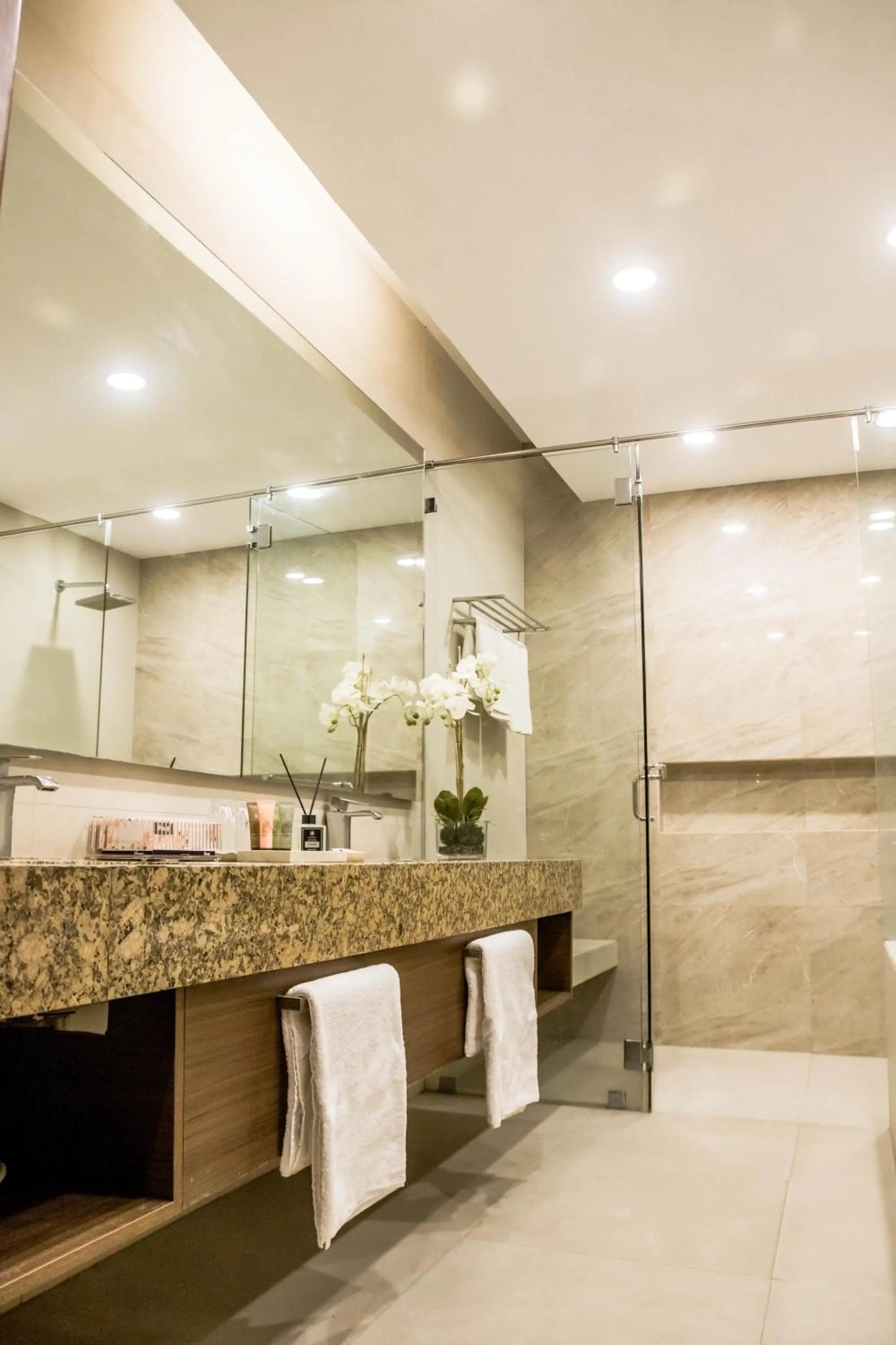 Bathroom in La Fiesta Hotel