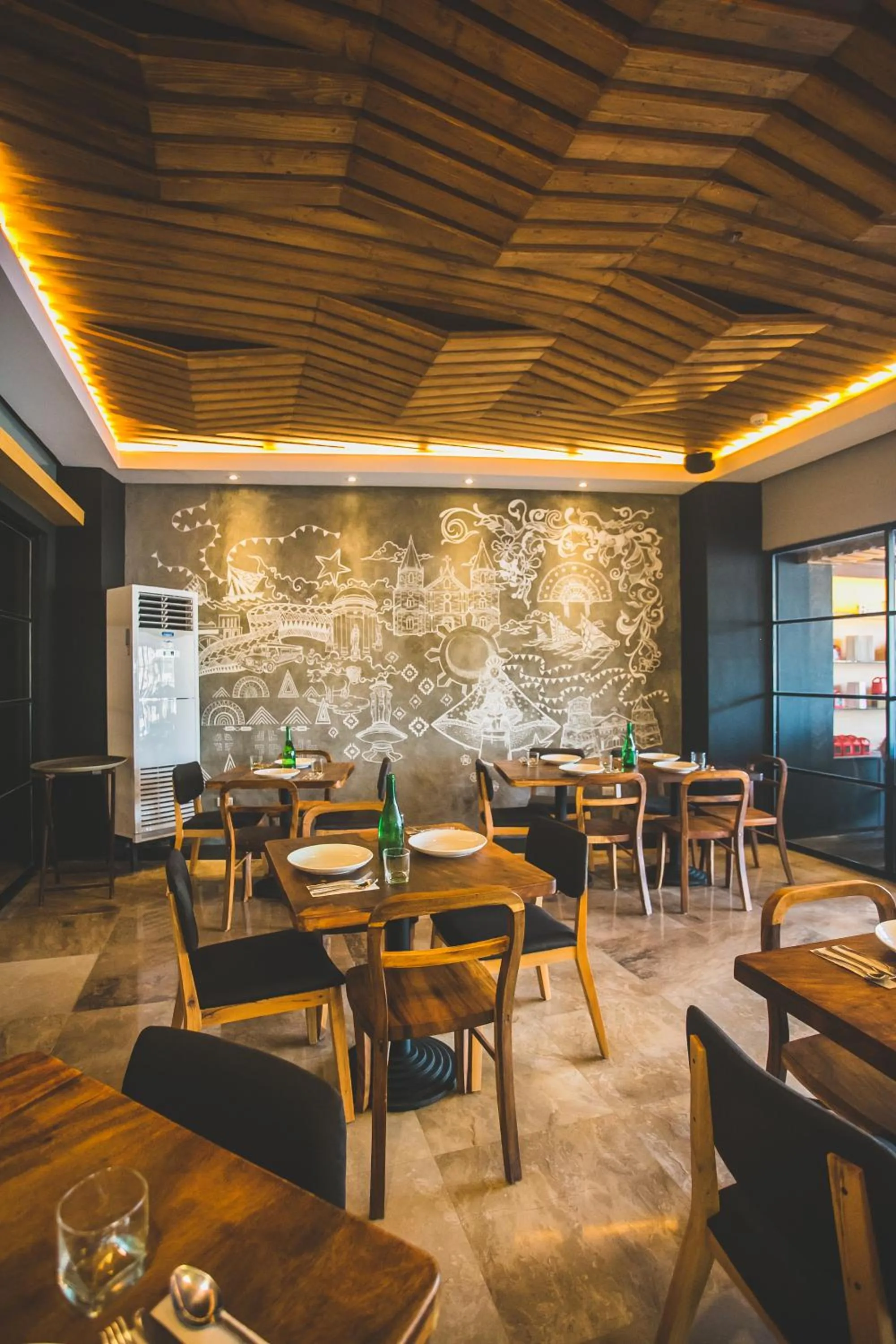 Restaurant/places to eat in La Fiesta Hotel