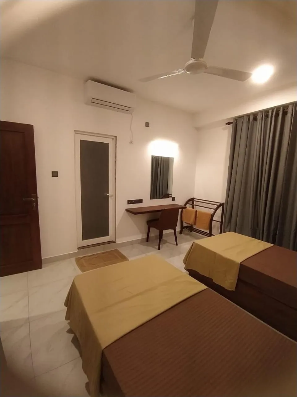 Bed in Hansa Surf Hotel