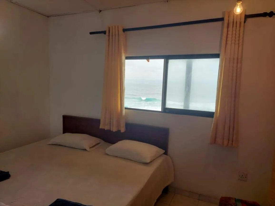 Bed in Hansa Surf Hotel