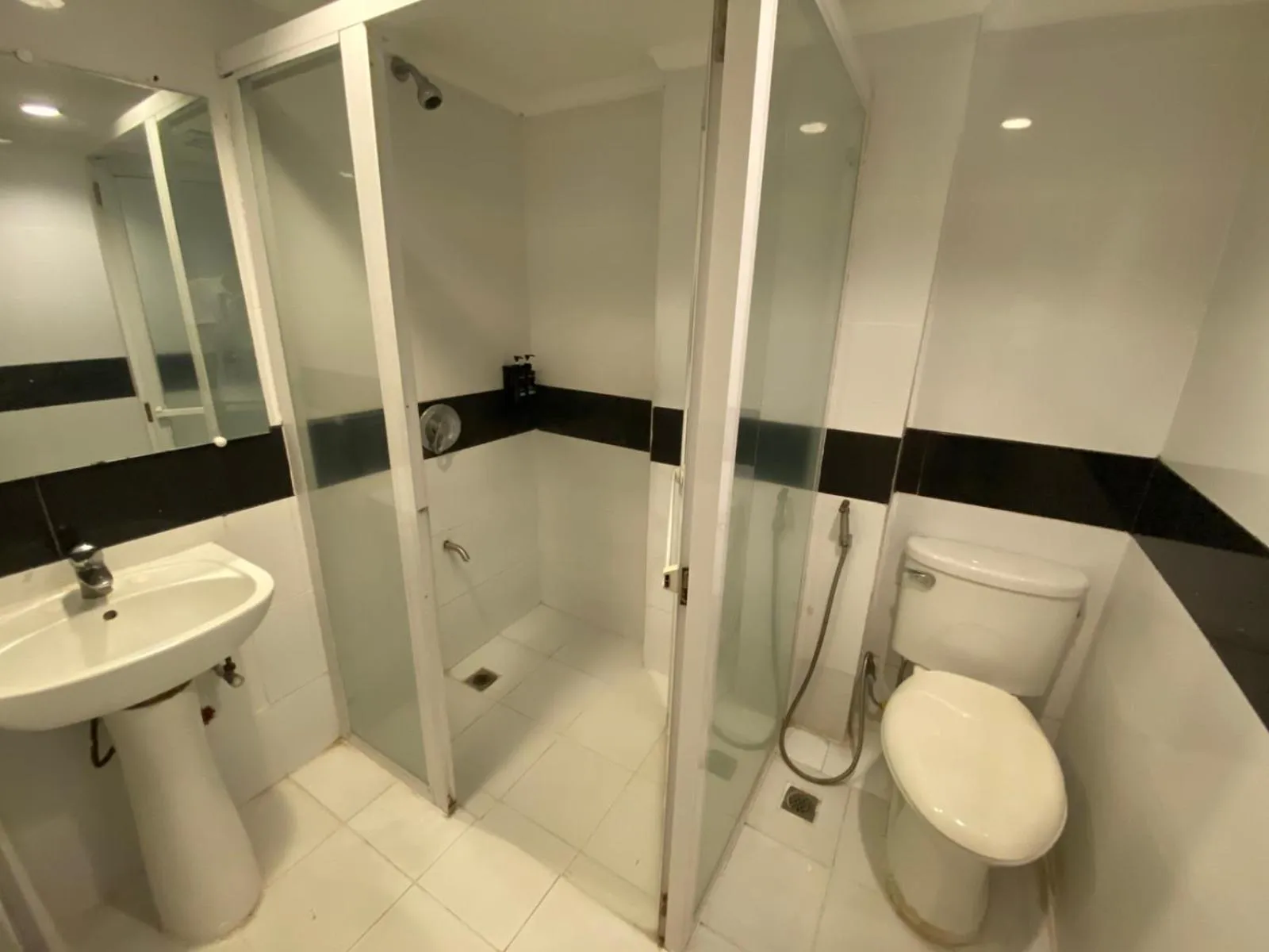 Shower in Hotel Euroasia By BLUEBOOKERS