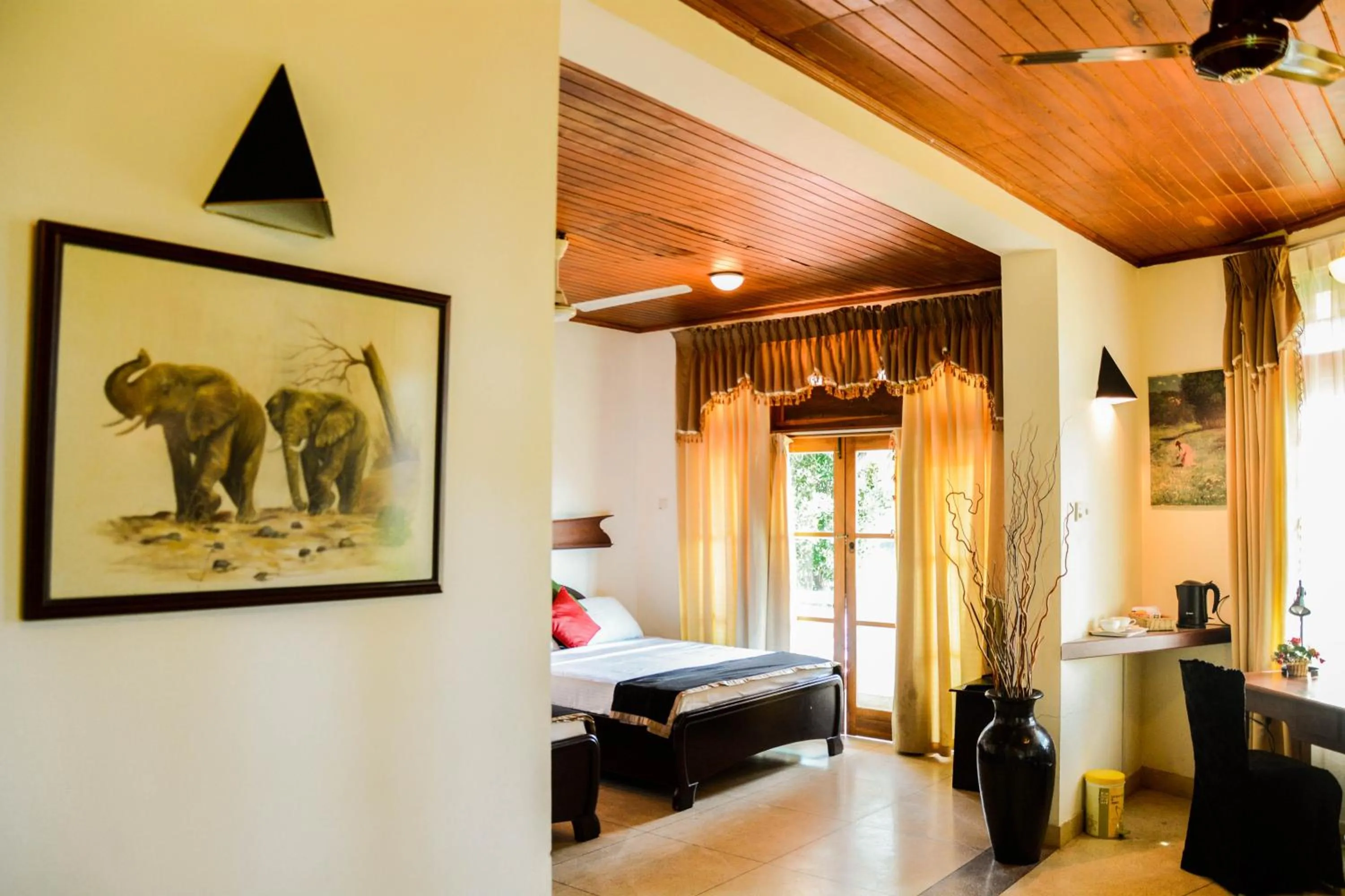 TV and multimedia in Hotel Spring View