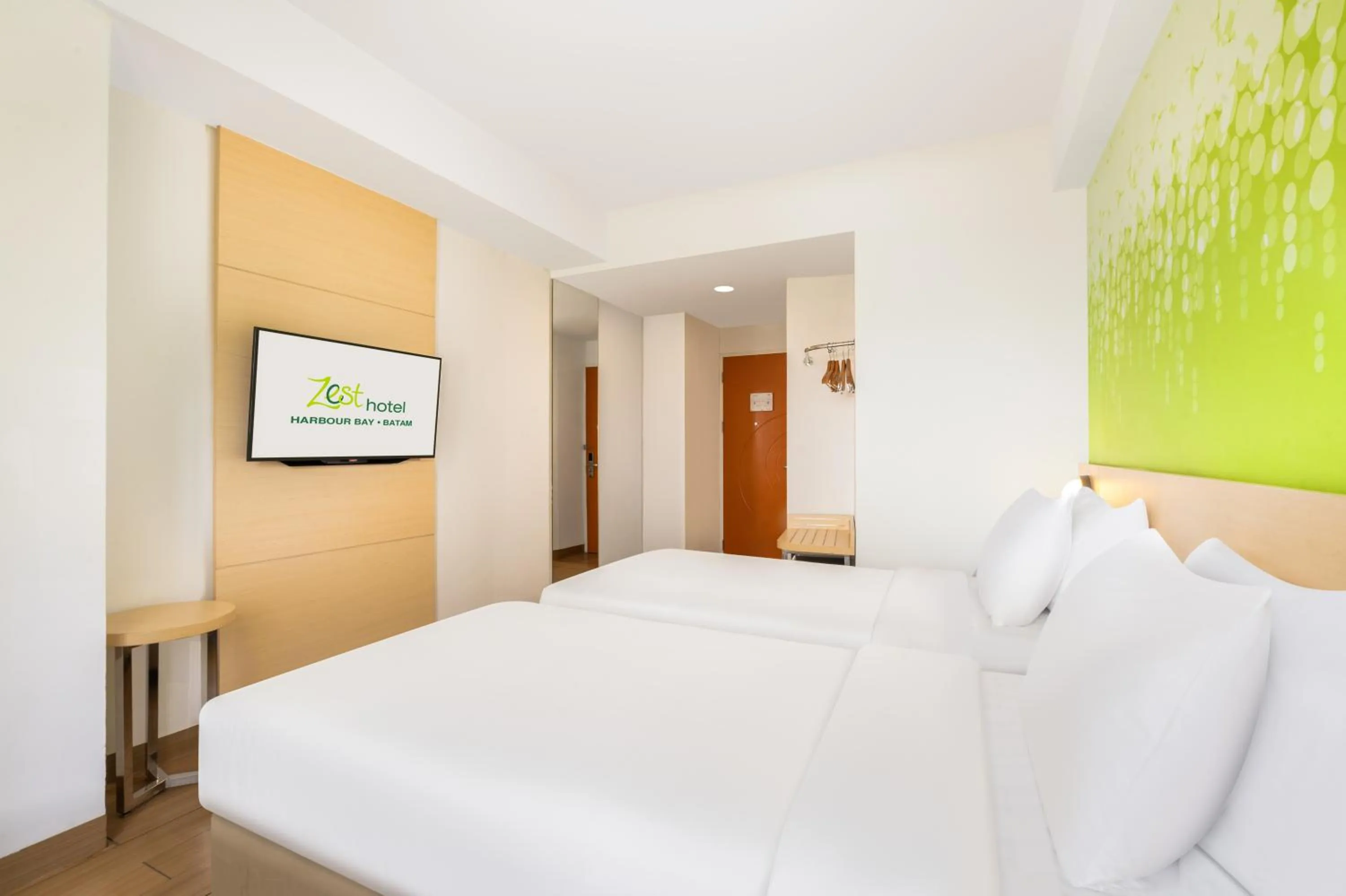 Bedroom, Bed in Zest Harbour Bay Batam by Swiss-Belhotel International