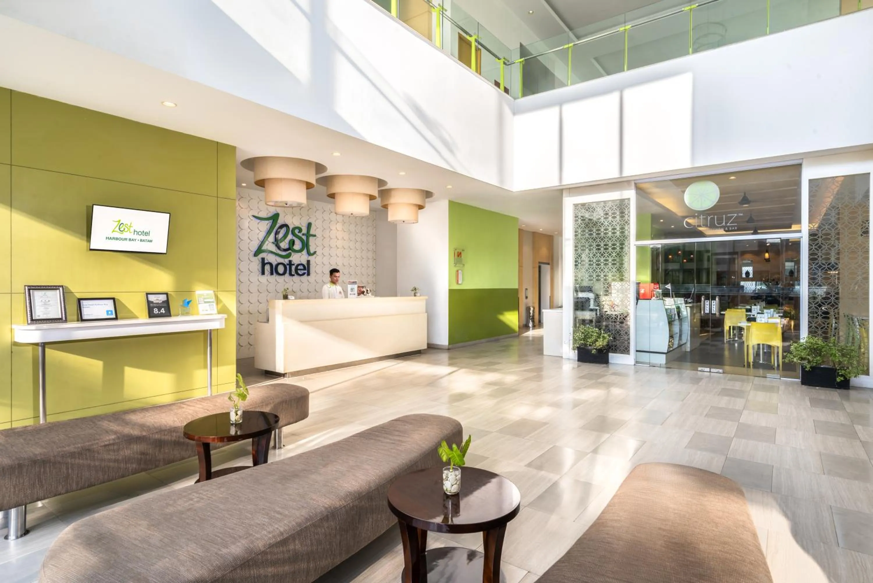 Lobby or reception in Zest Harbour Bay Batam by Swiss-Belhotel International