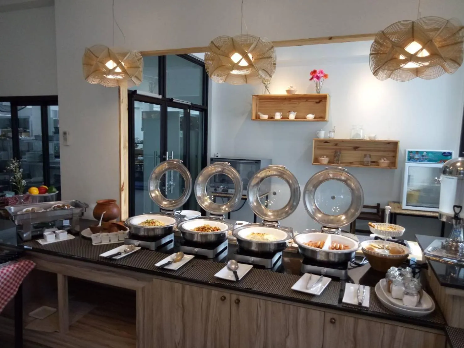 Restaurant/places to eat in Simple Life Cliff View Resort