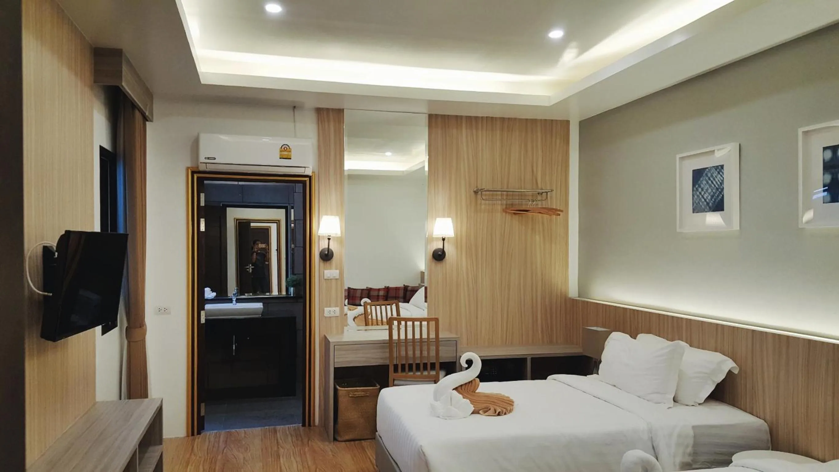 Bedroom, Bed in Simple Life Cliff View Resort