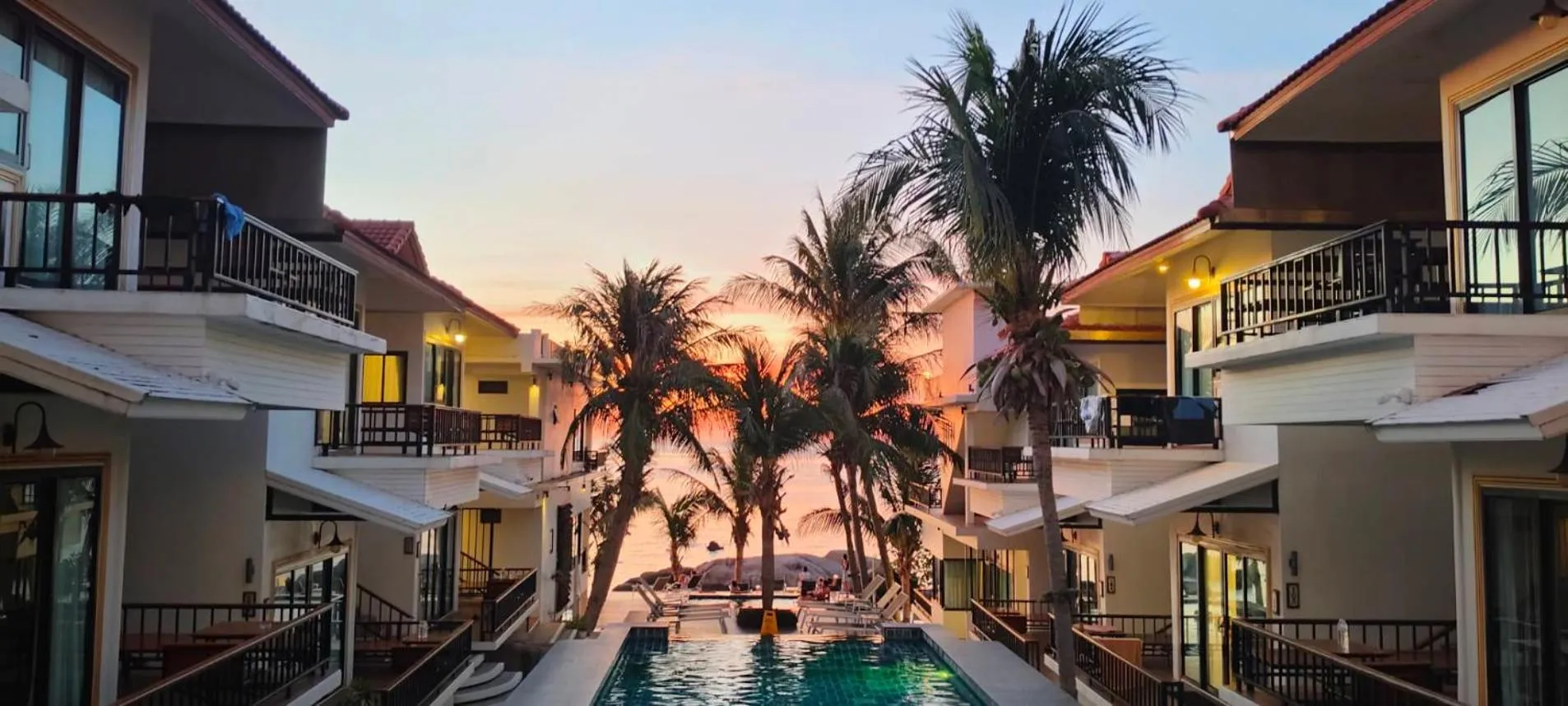 Swimming pool in Simple Life Cliff View Resort