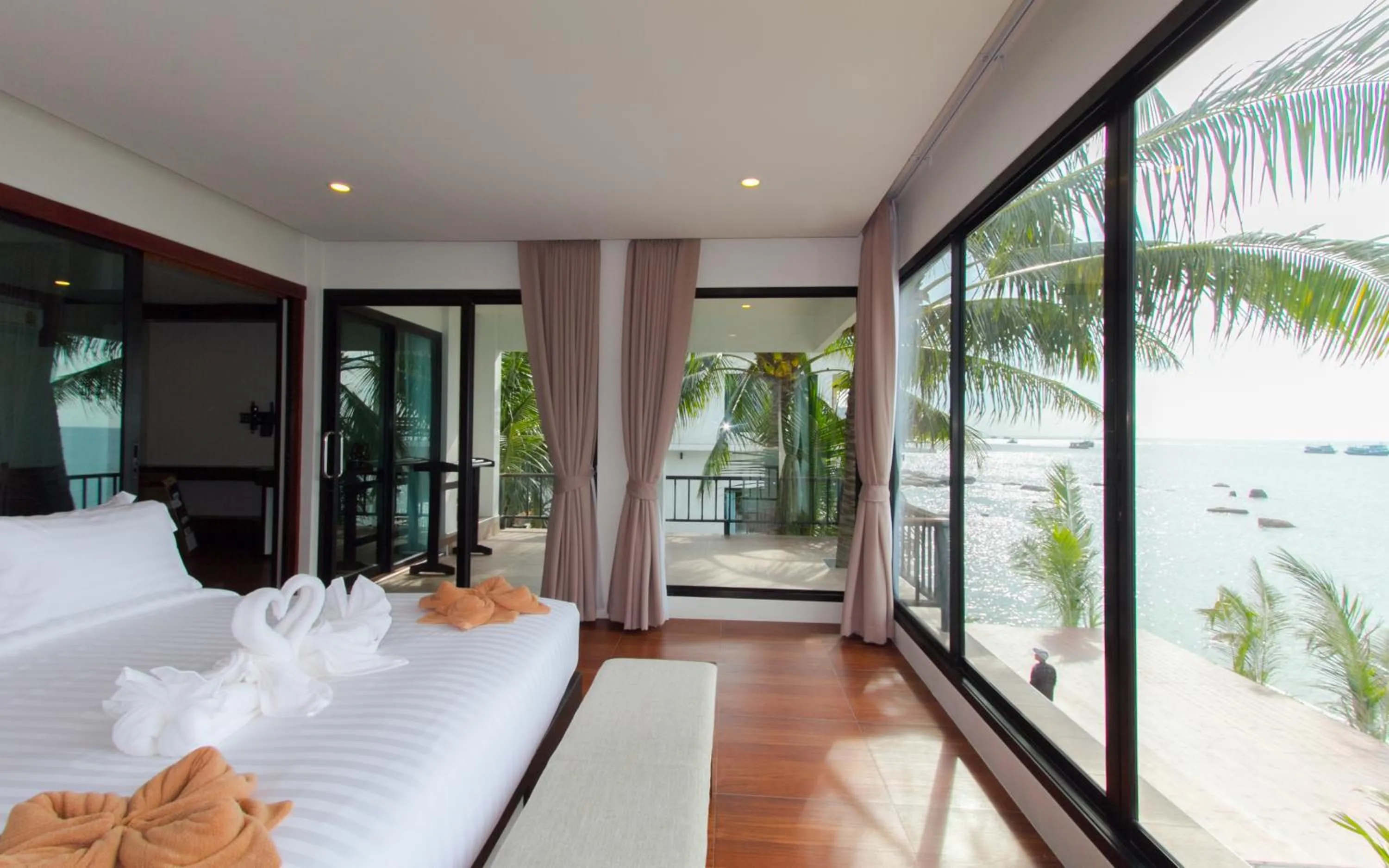 Sea view, Bed in Simple Life Cliff View Resort