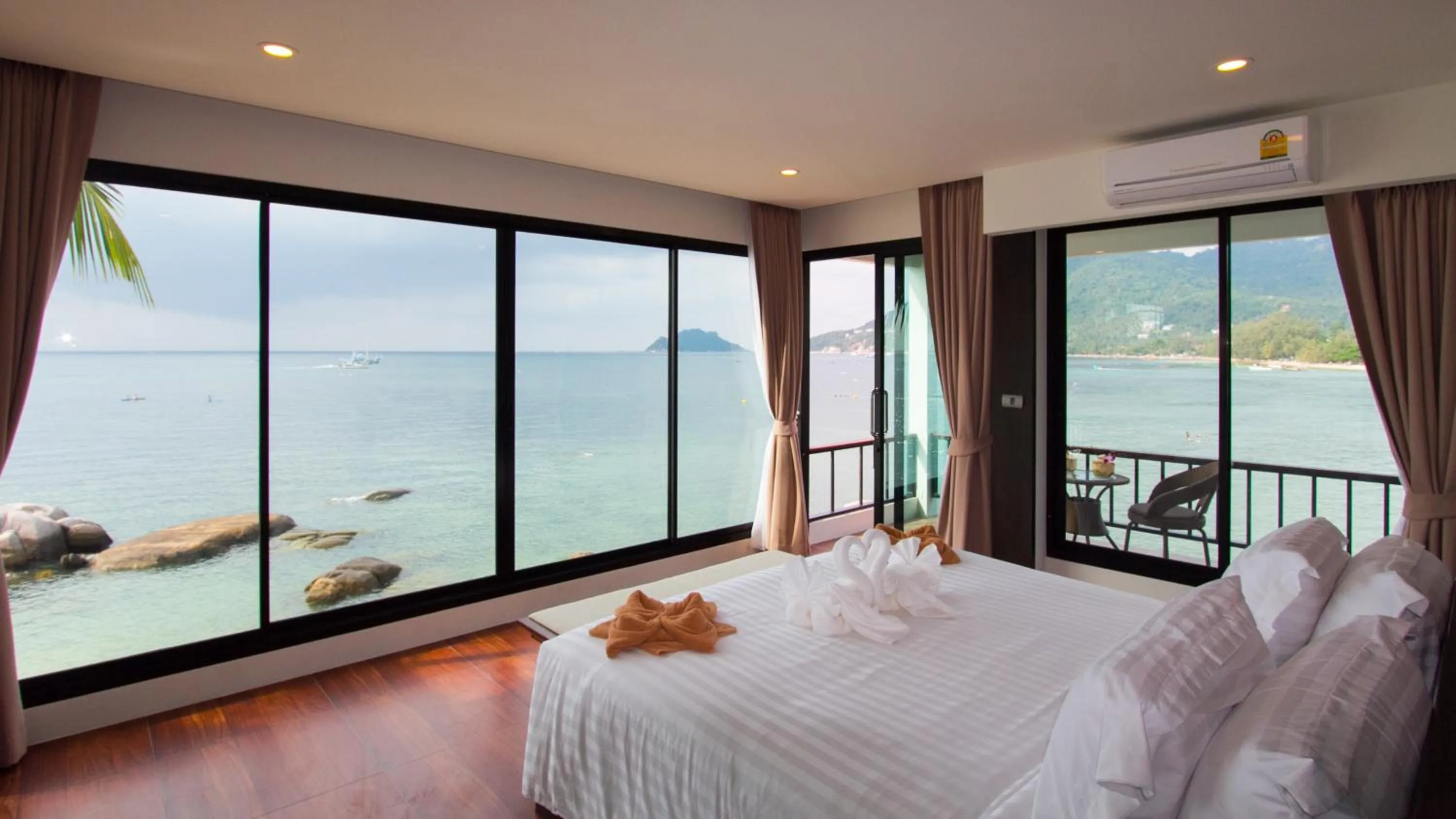 Sea view, Bed in Simple Life Cliff View Resort
