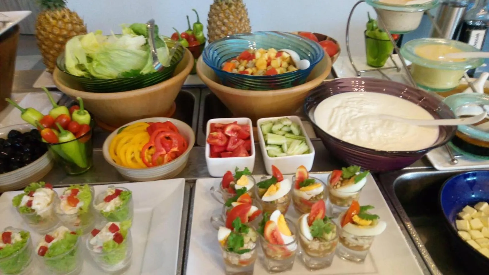 Food and drinks in Simple Life Cliff View Resort