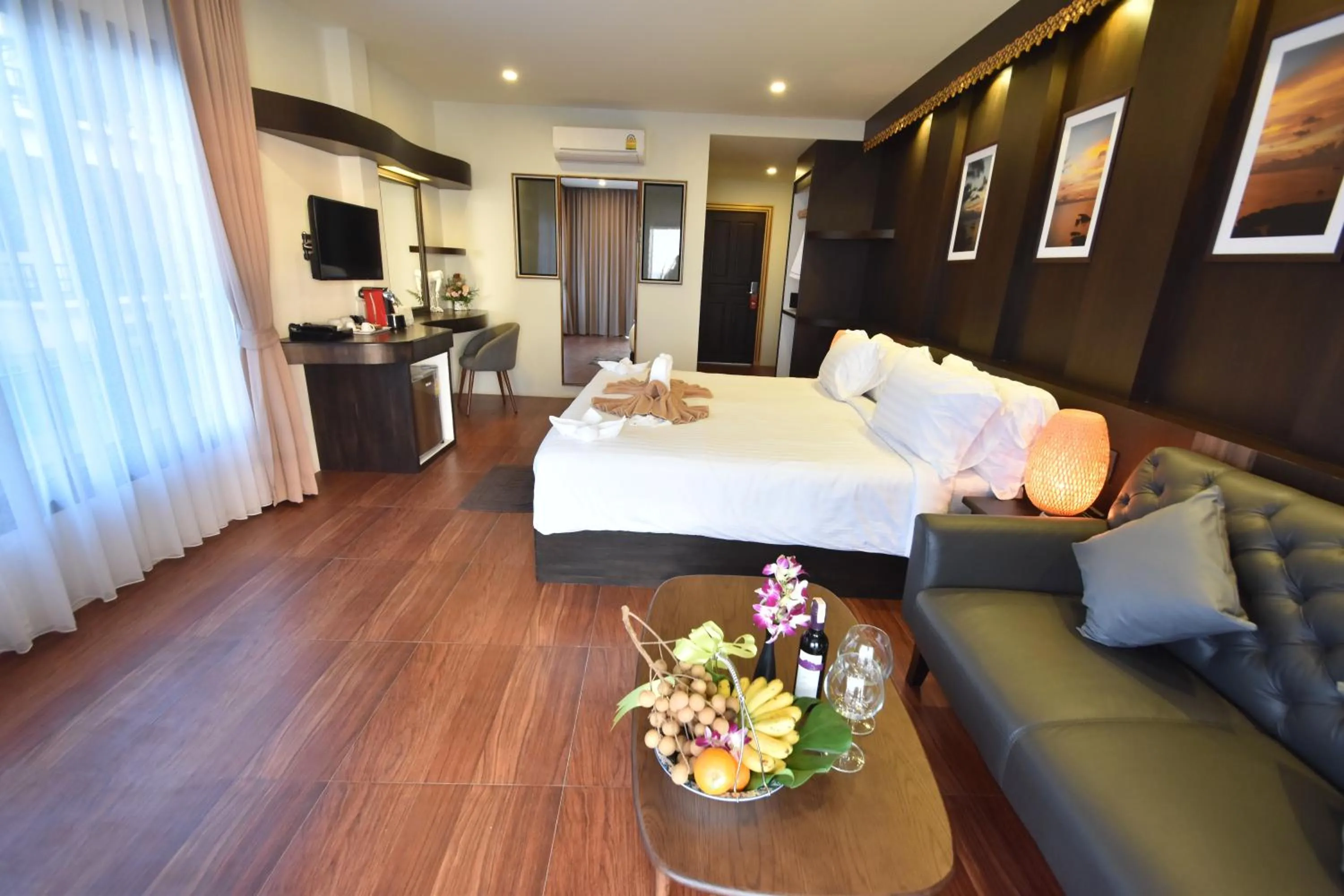 Photo of the whole room in Simple Life Cliff View Resort