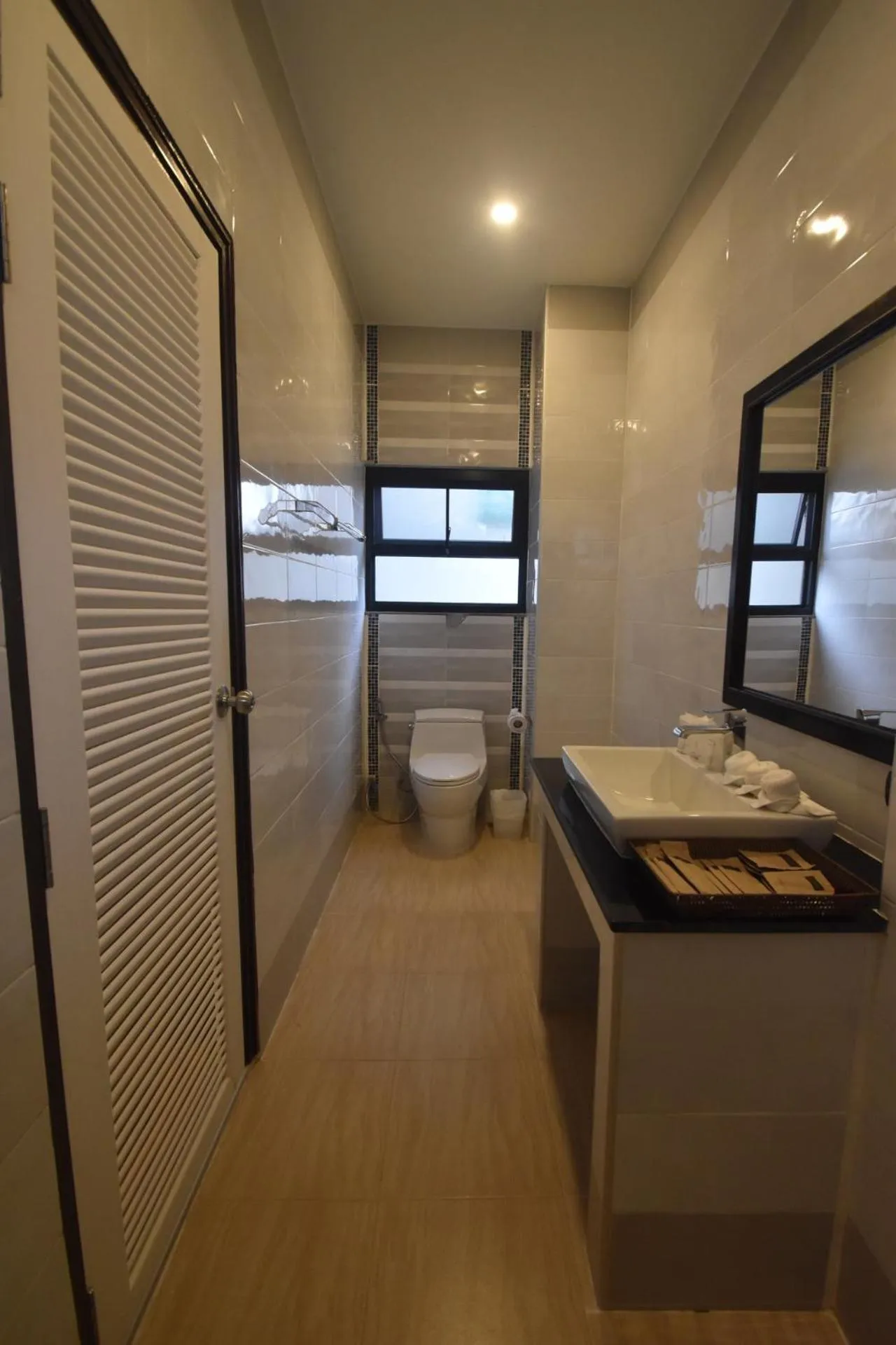 Toilet in Simple Life Cliff View Resort