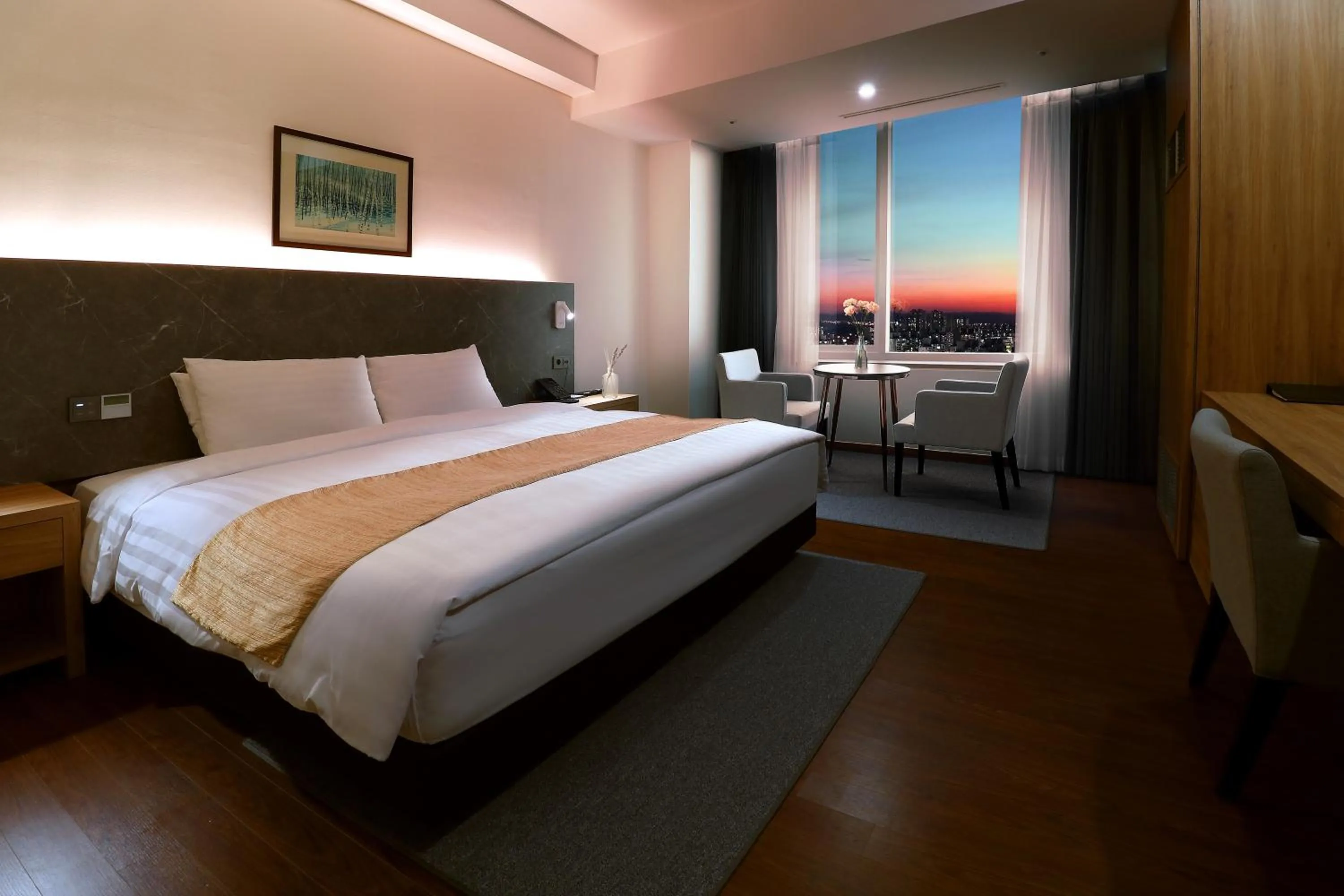 Bedroom, Bed in Grand Plaza Cheongju Hotel