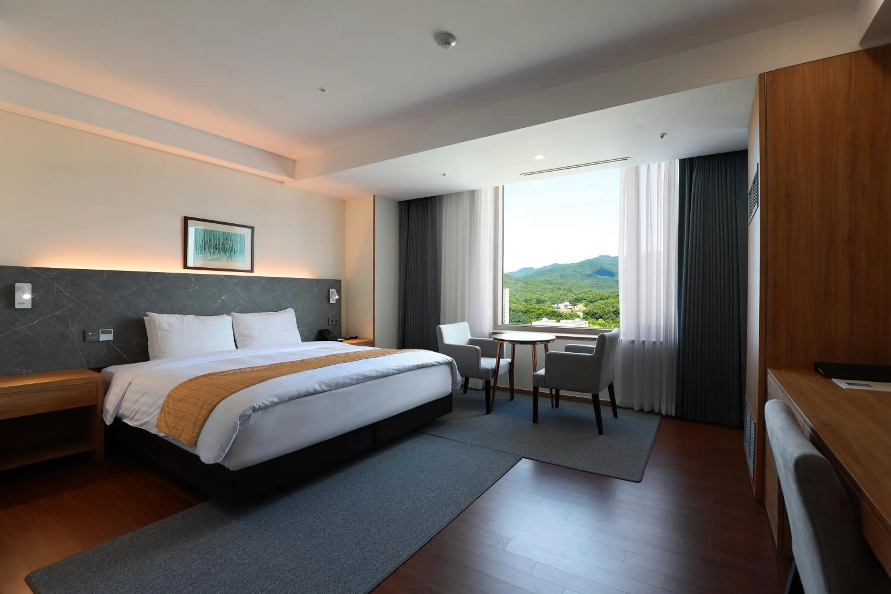 Photo of the whole room, Bed in Grand Plaza Cheongju Hotel