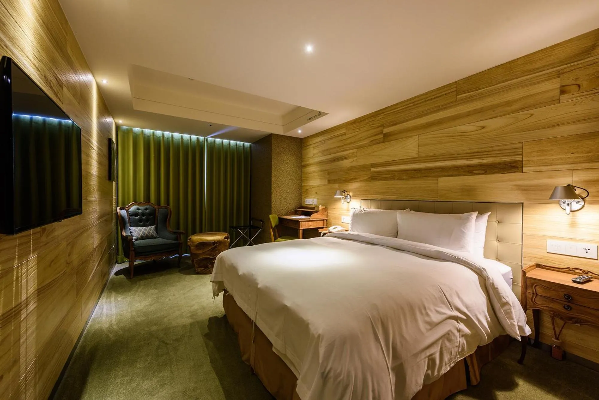 Photo of the whole room, Bed in Inhouse Hotel Taichung