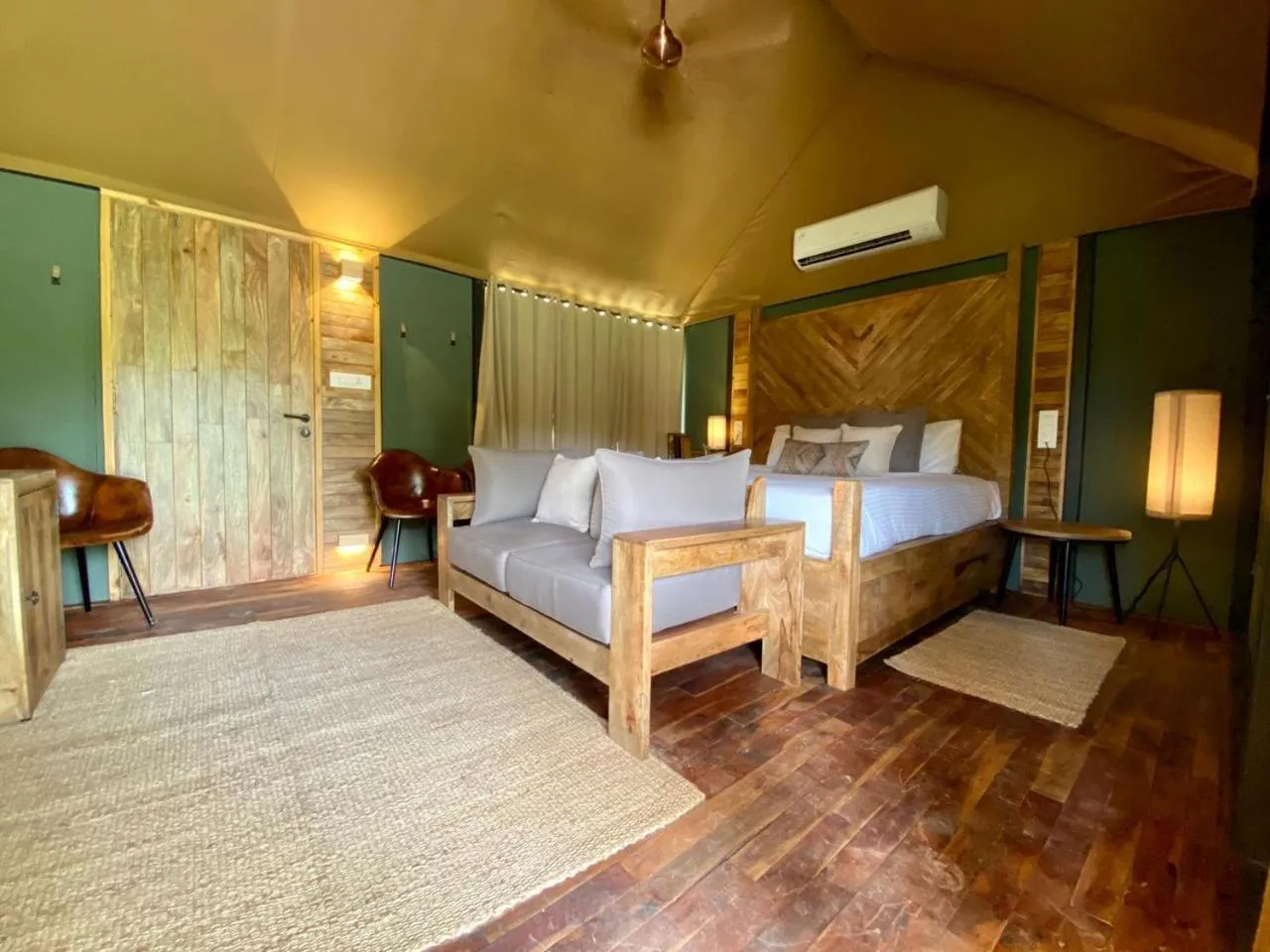 bunk bed, Bed in Trees N Tigers Luxury Wildlife Lodge