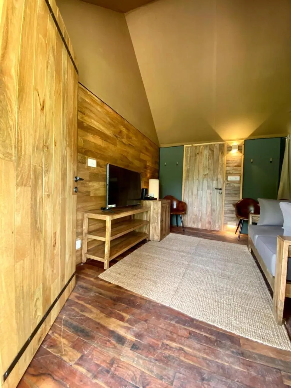 Bed in Trees N Tigers Luxury Wildlife Lodge