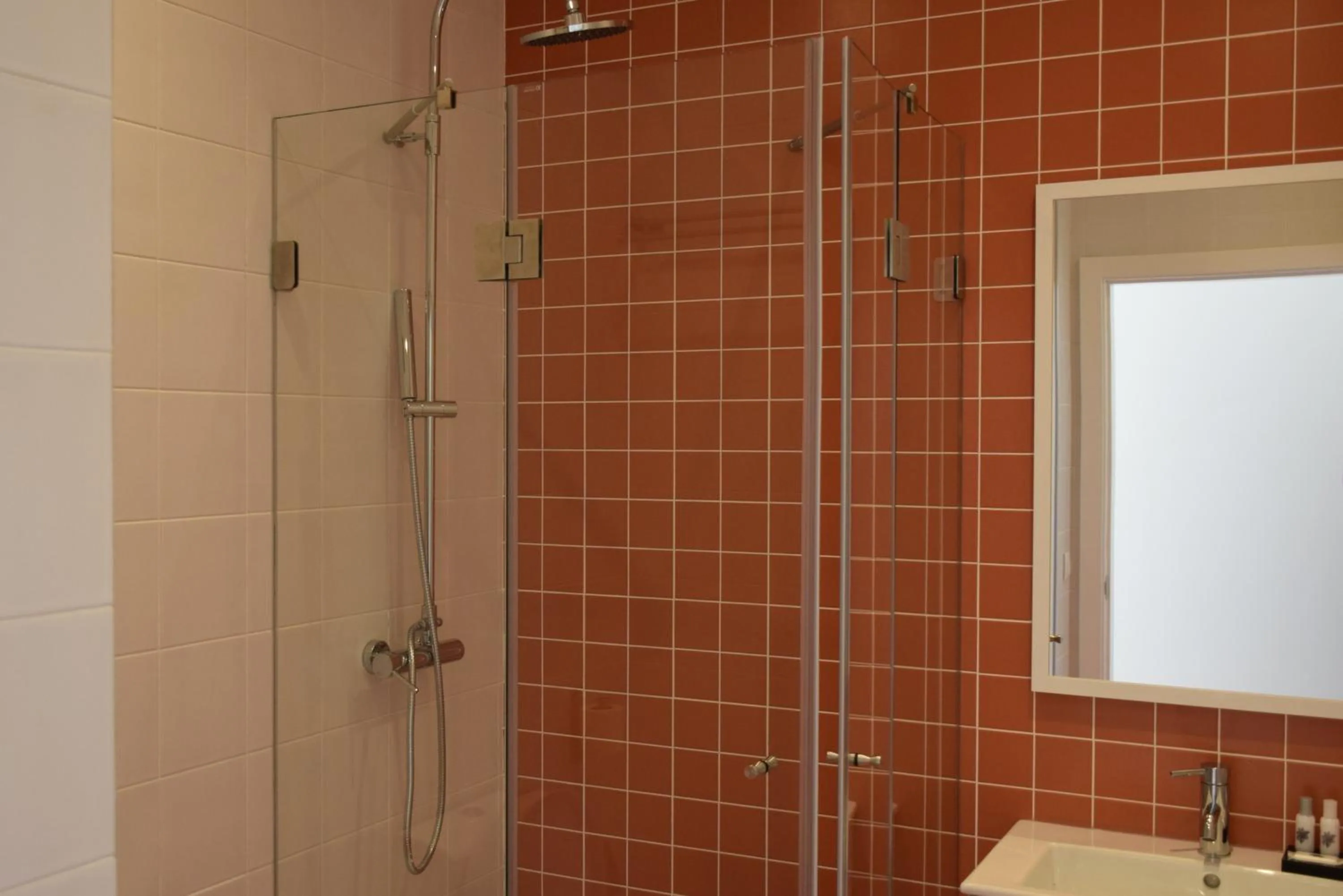 Shower in Dream Chiado Apartments