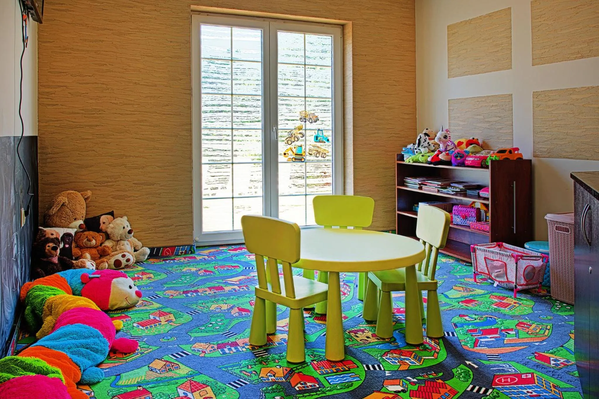 Kids's club in Willa Alexander Resort & SPA - caloroczny kryty BASEN