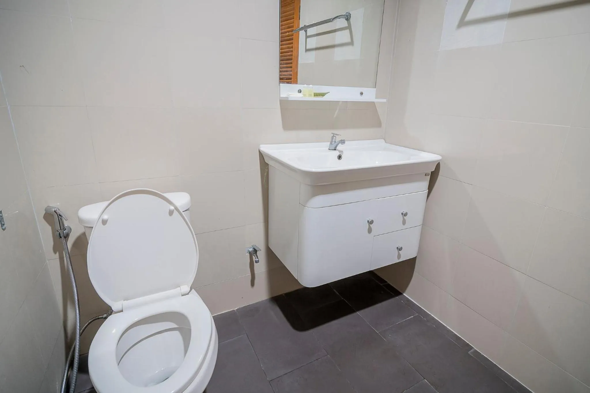 Bathroom in Banlanna Hotel Lampang