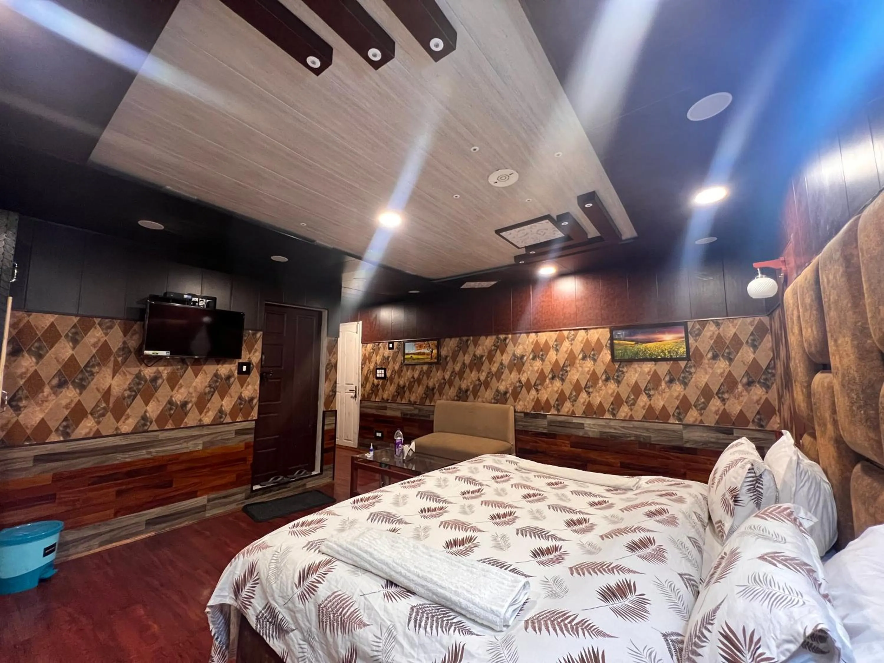 Bedroom, Bed in Pine View Resort