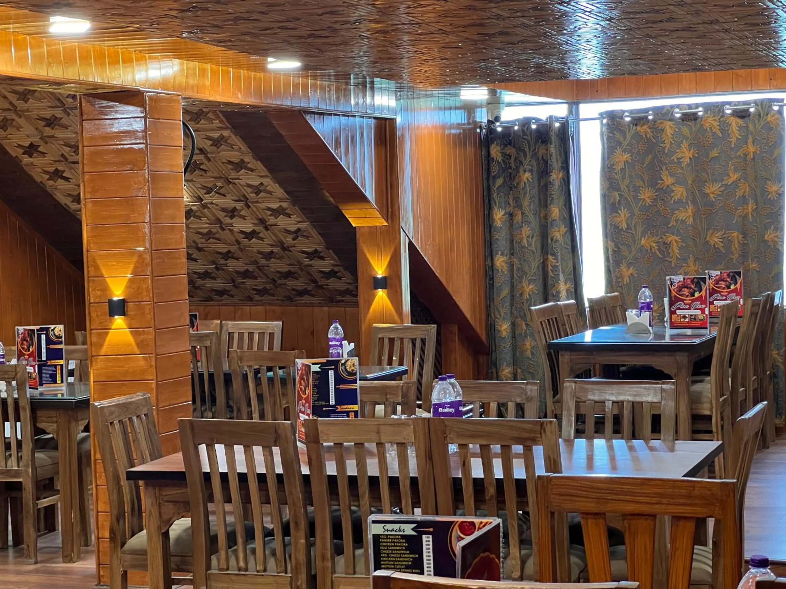 Food and drinks in Pine View Resort