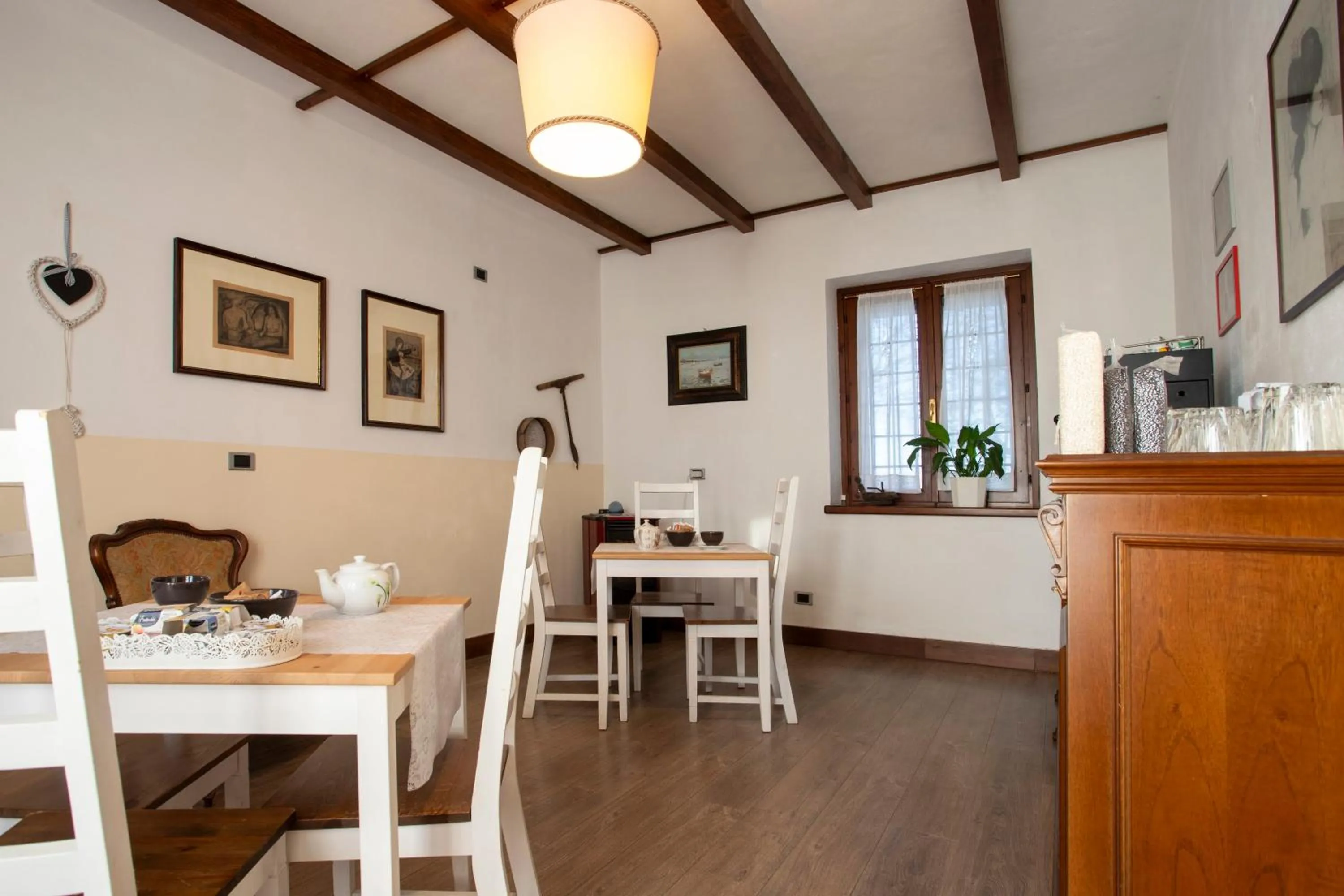 Restaurant/places to eat in B&B Cascina Baraggione