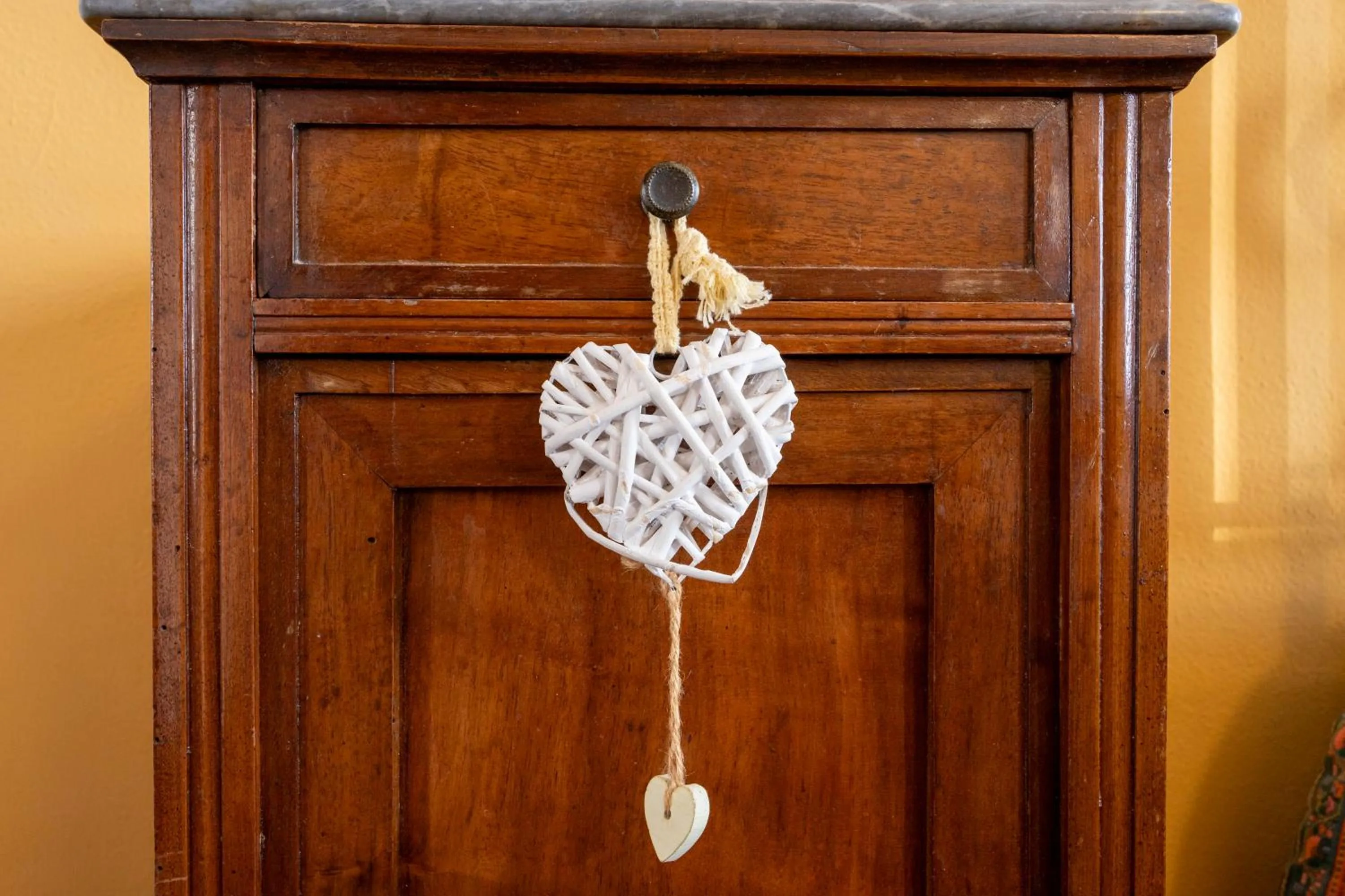 wardrobe in B&B Cascina Baraggione