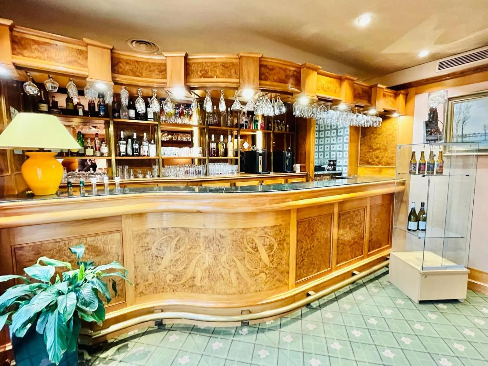 Lounge or bar in Logis Hôtel Le Rivage