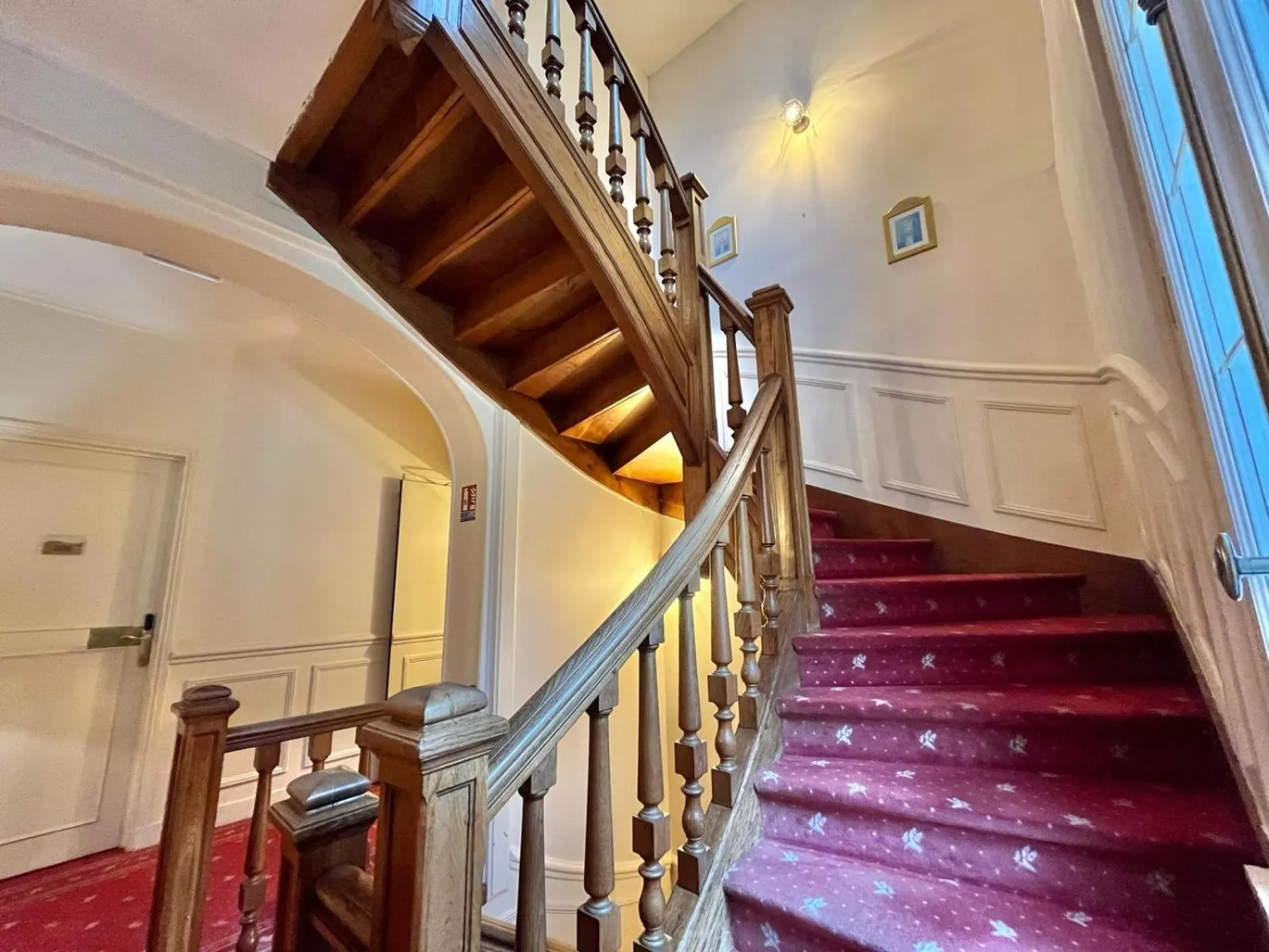 Property building in Logis Hôtel Le Rivage