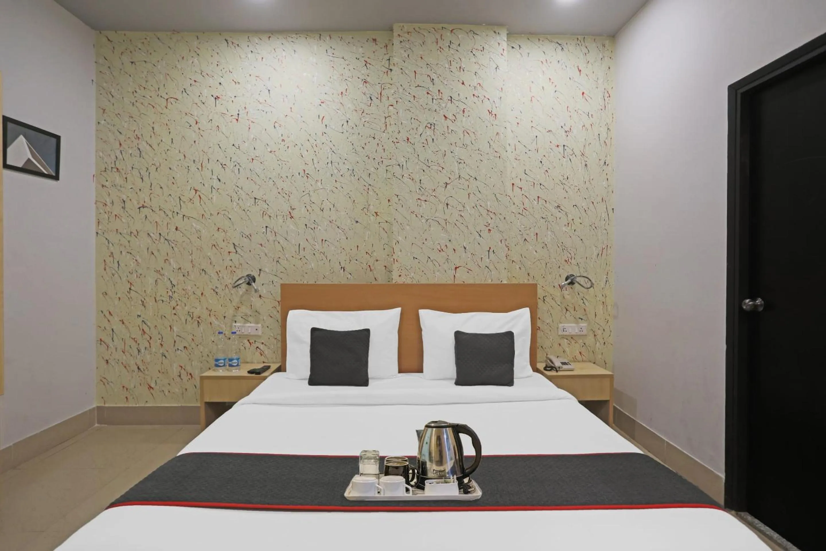 Bedroom, Bed in Super Townhouse Grand Pacific Ocean