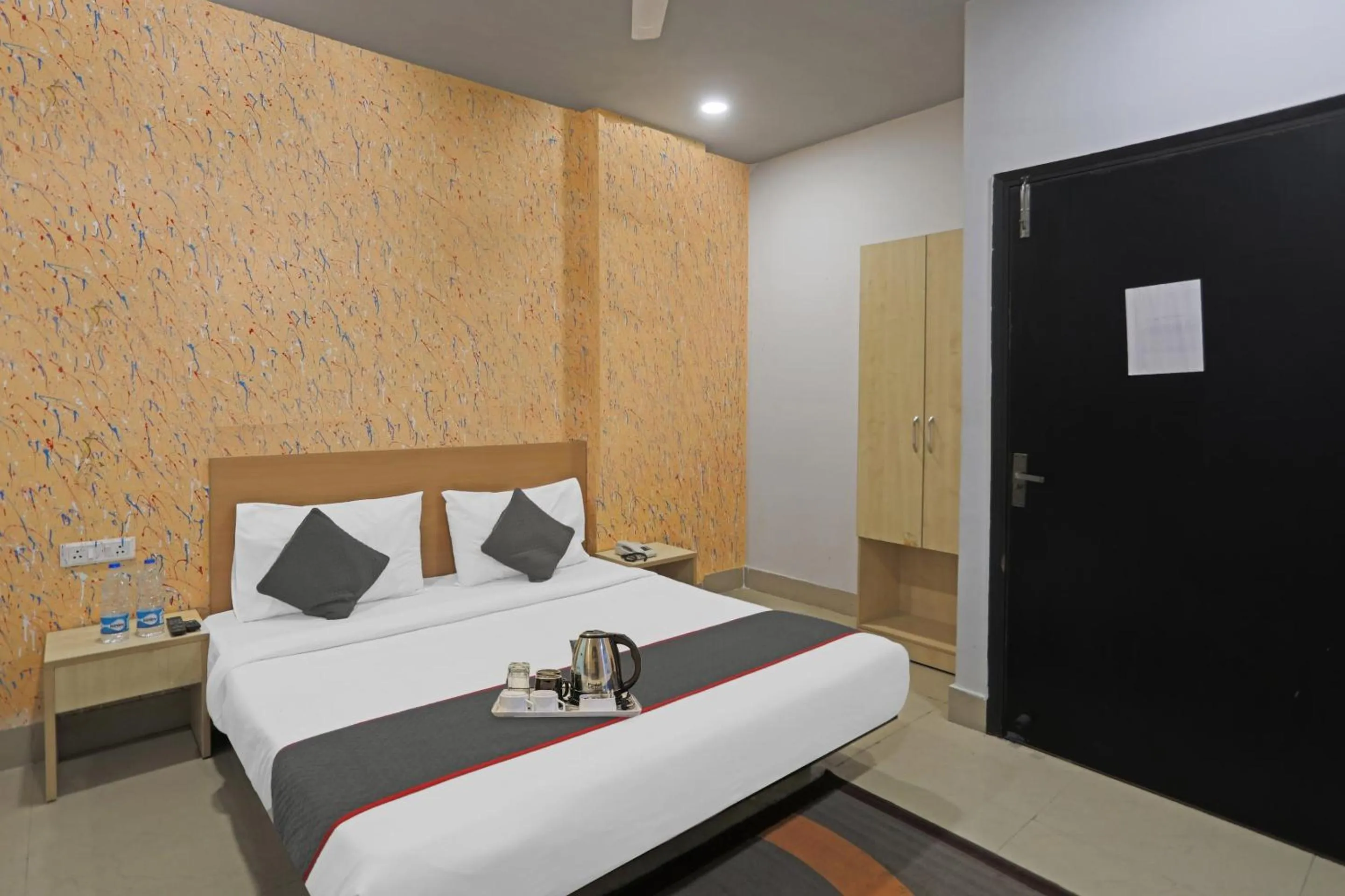 Bedroom, Bed in Super Townhouse Grand Pacific Ocean