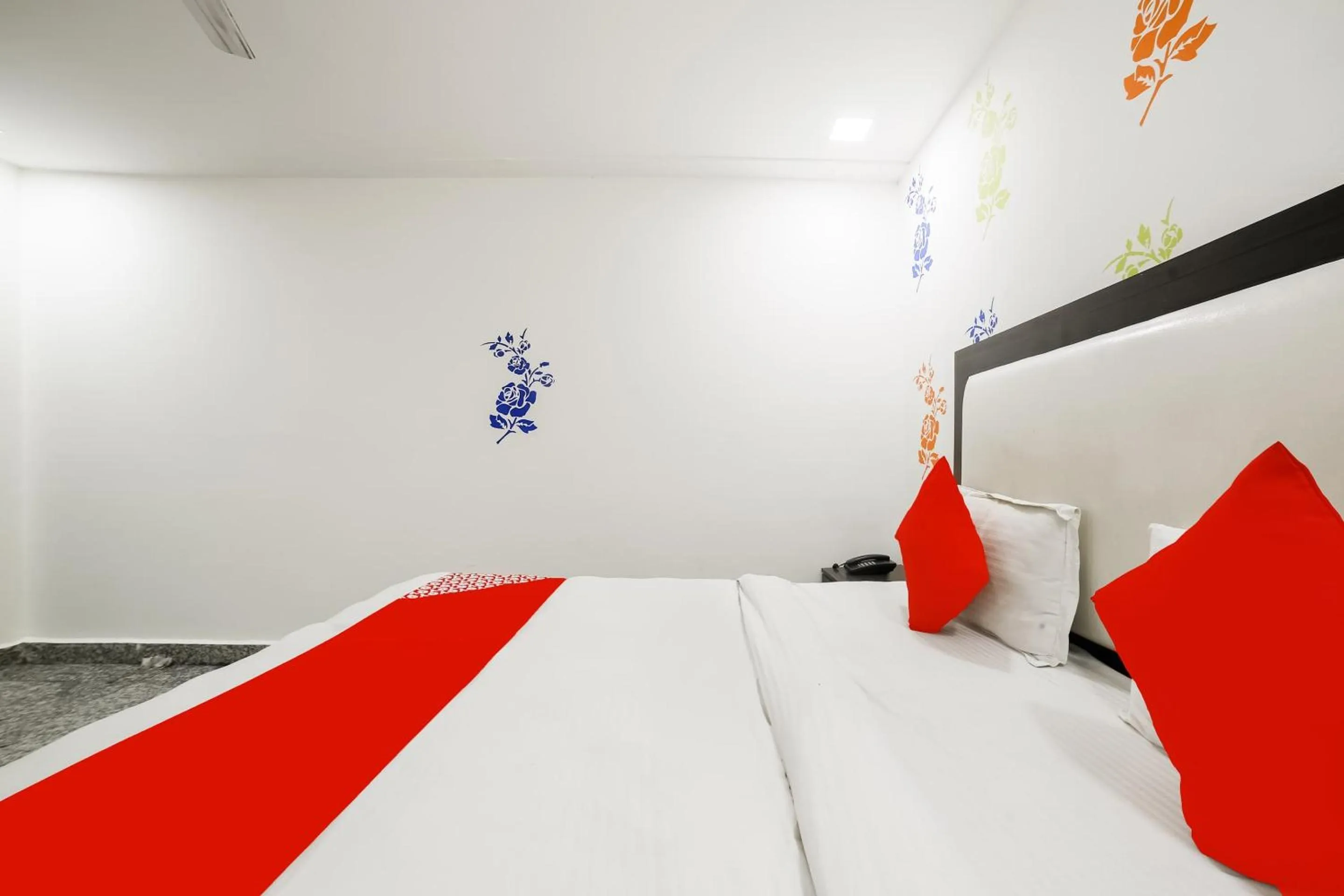 Bed in Hotel O by OYO My Comfortable