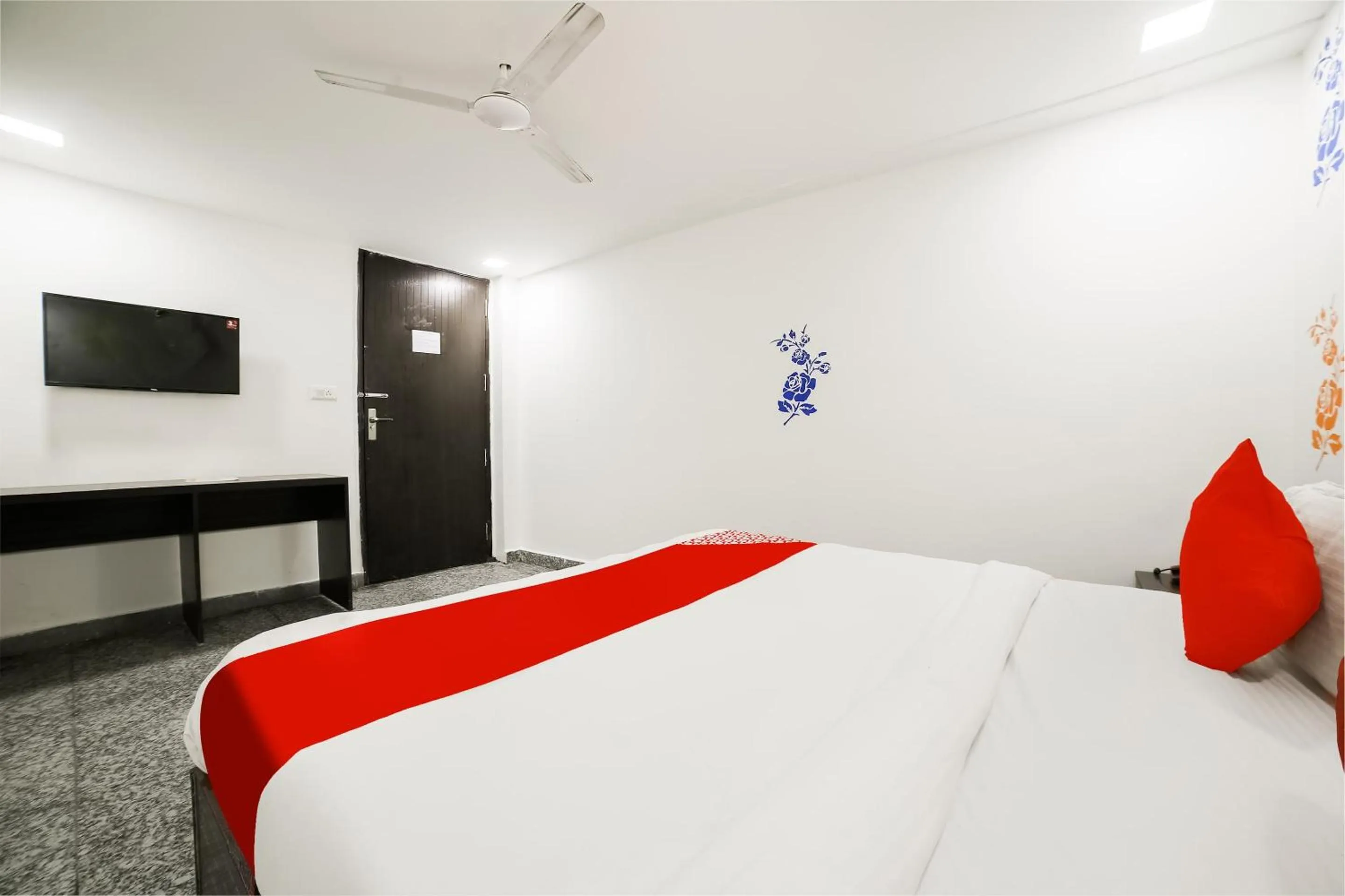 Bed in Hotel O by OYO My Comfortable