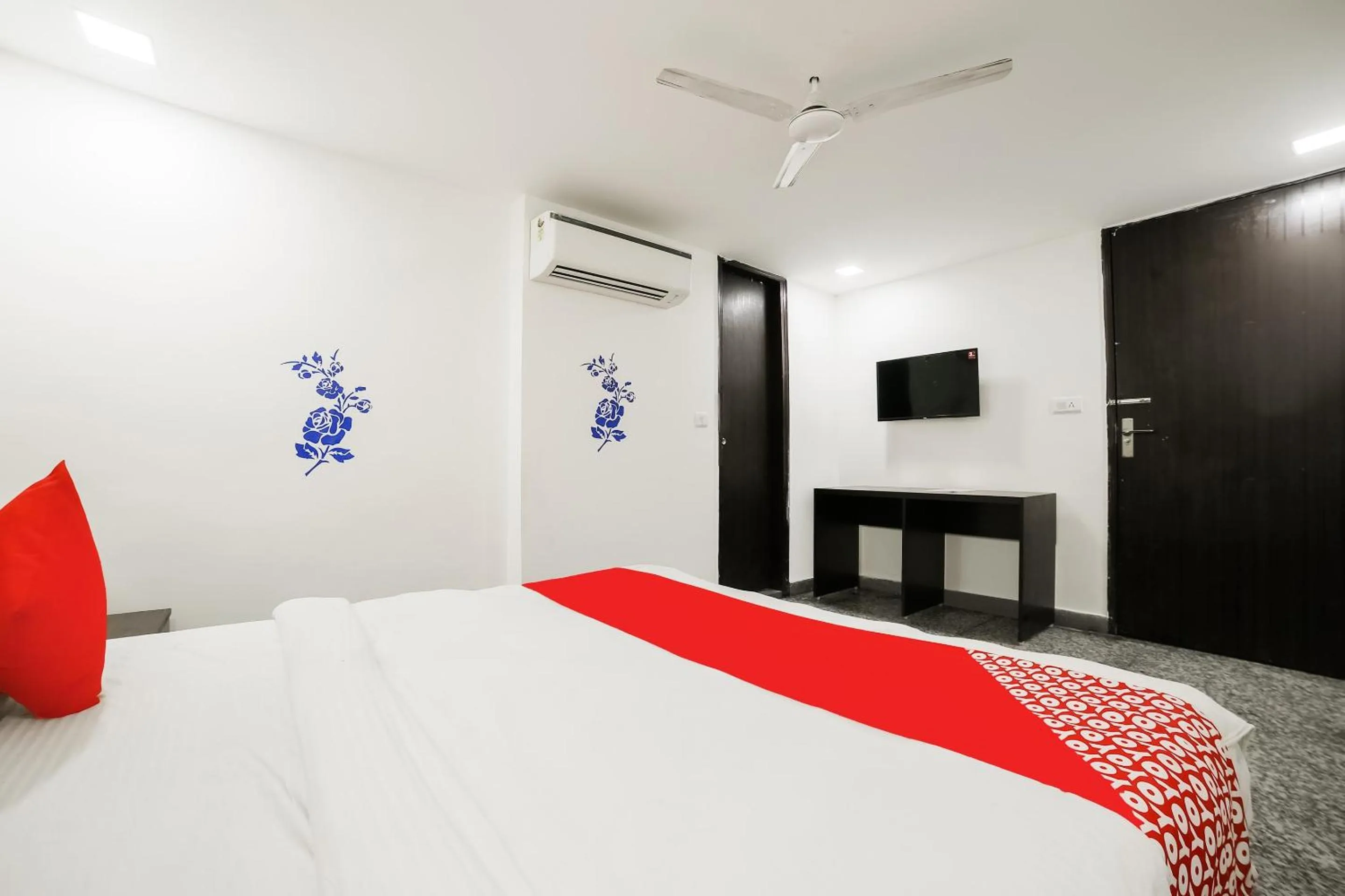 Bed in Hotel O by OYO My Comfortable