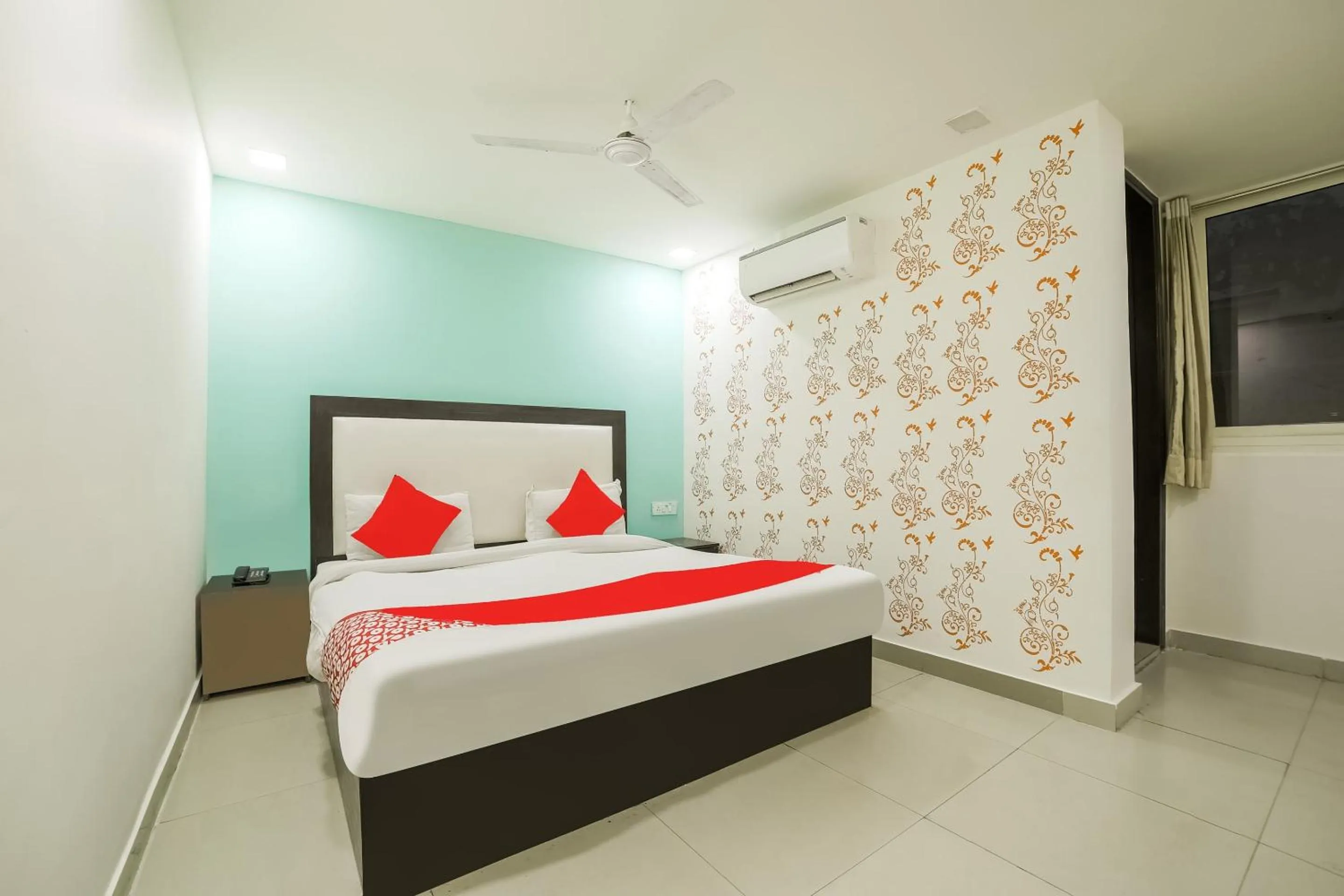 Bed in Hotel O by OYO My Comfortable