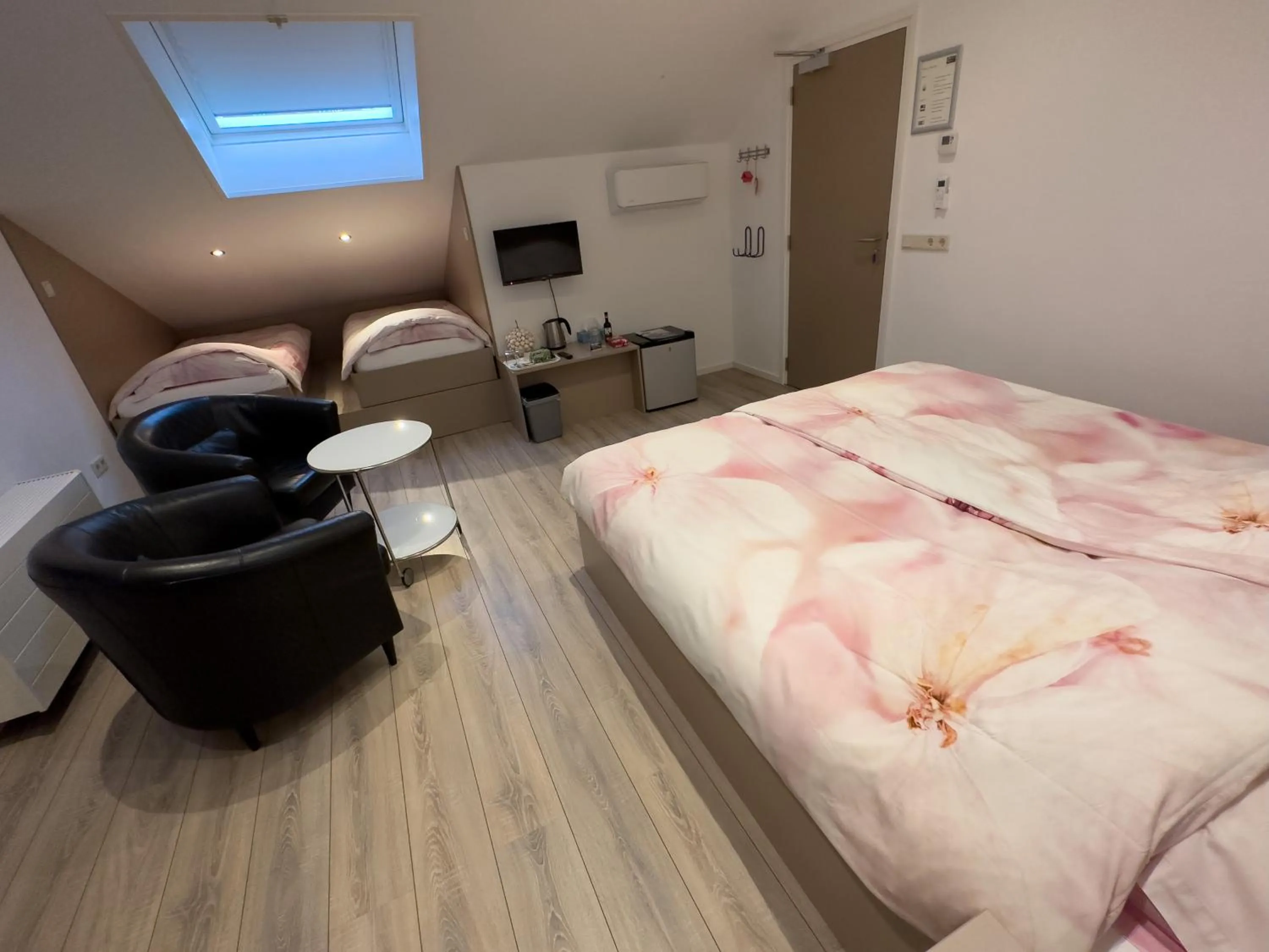 Bed in B&B De Groene Gast