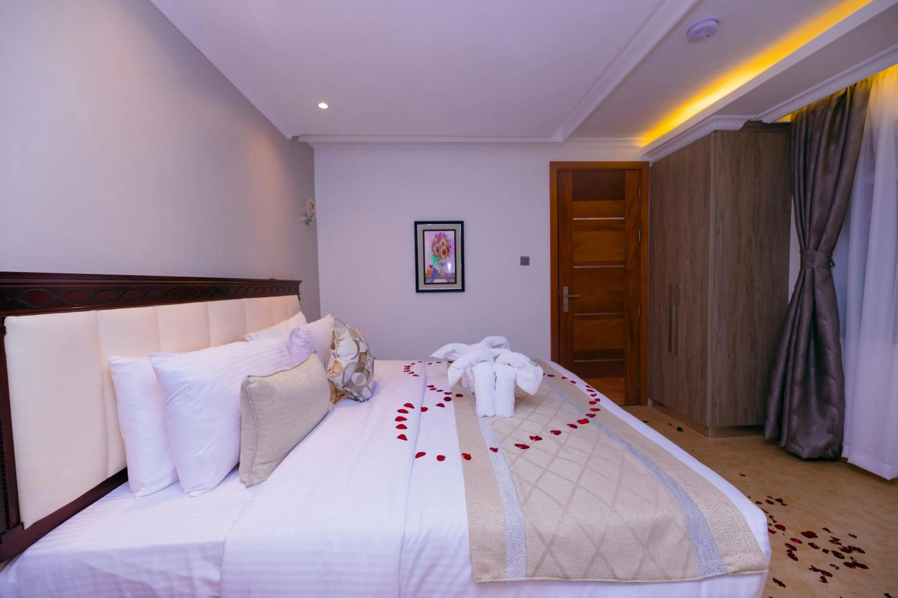 Bedroom, Bed in Olive Gardens Hotel Nairobi