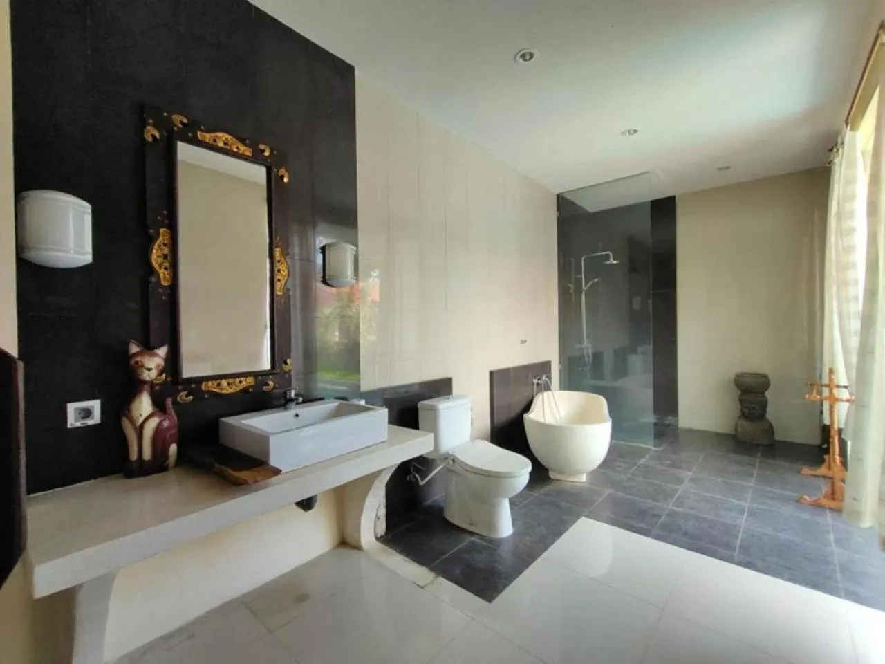 Bathroom in Asri Sari Ubud Resort