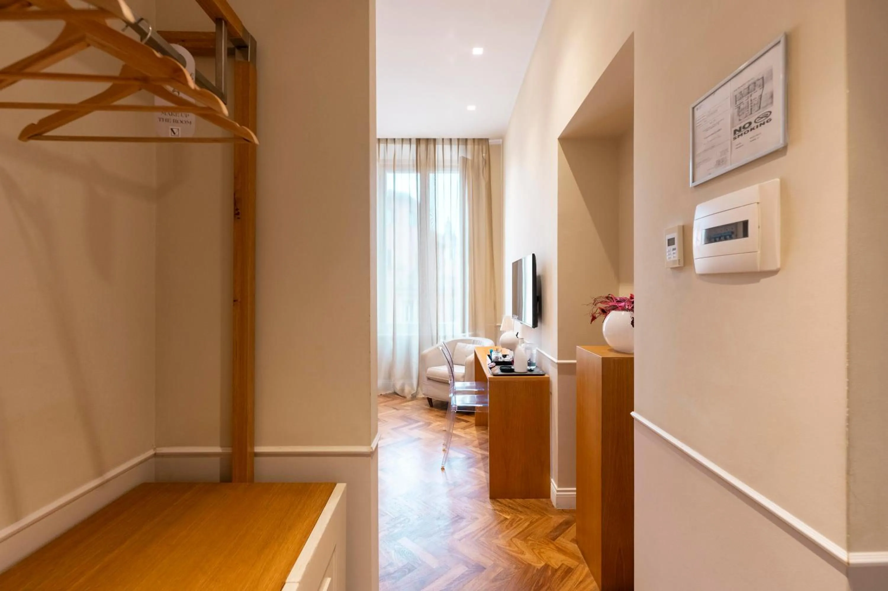 Photo of the whole room in Vanity Navona