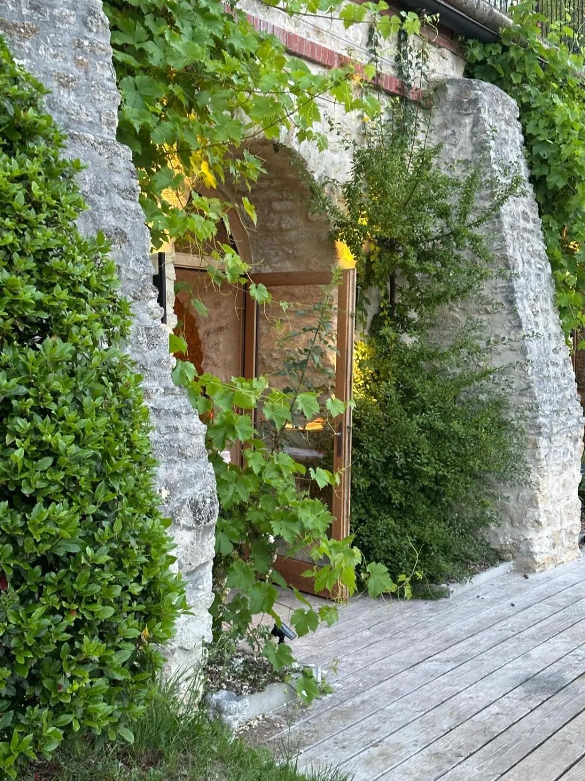 Restaurant/places to eat in Château De La Bûcherie