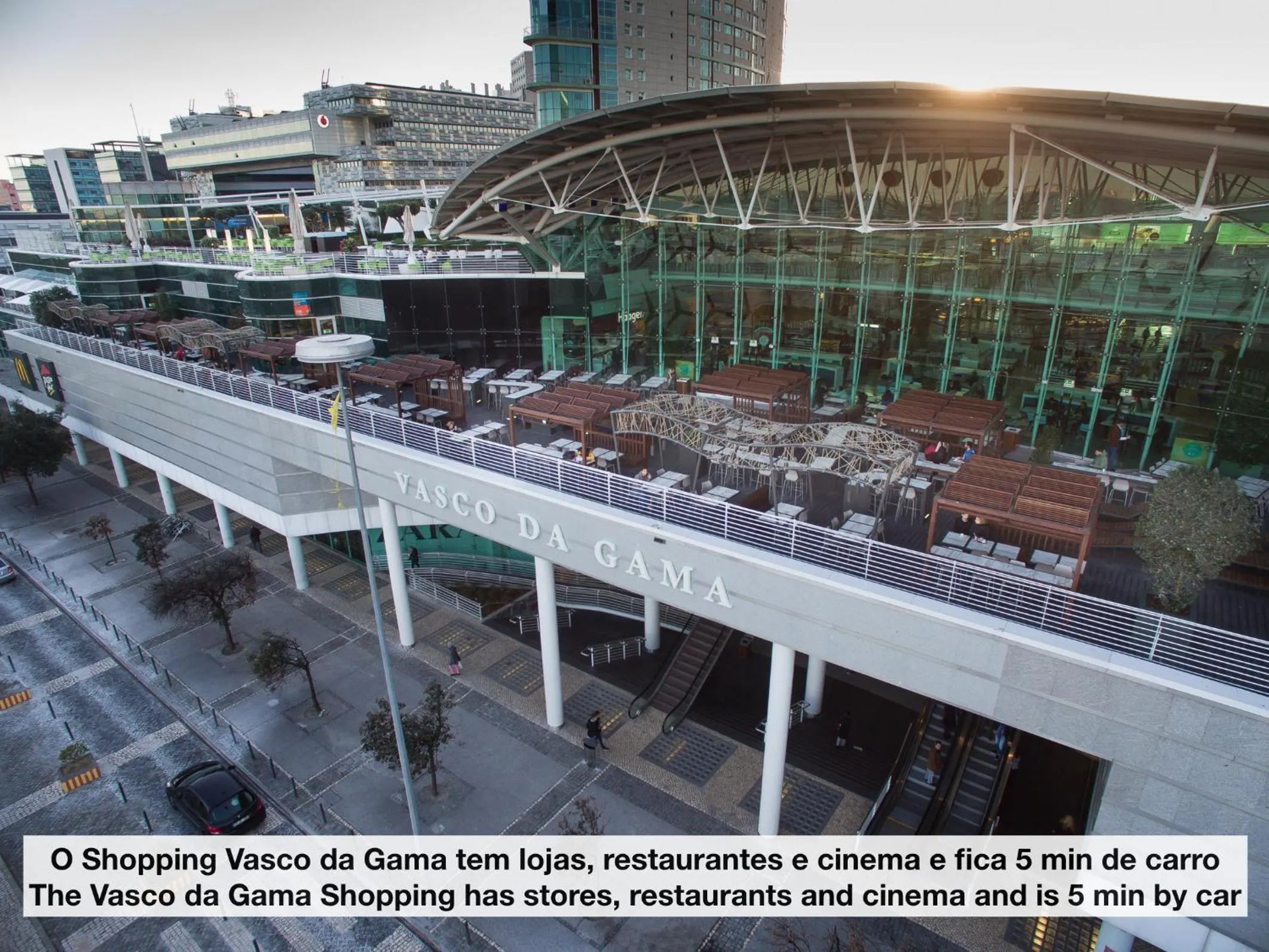 Restaurant/places to eat in Oriente Marina Apartments by APT IIN - Parque das Nações