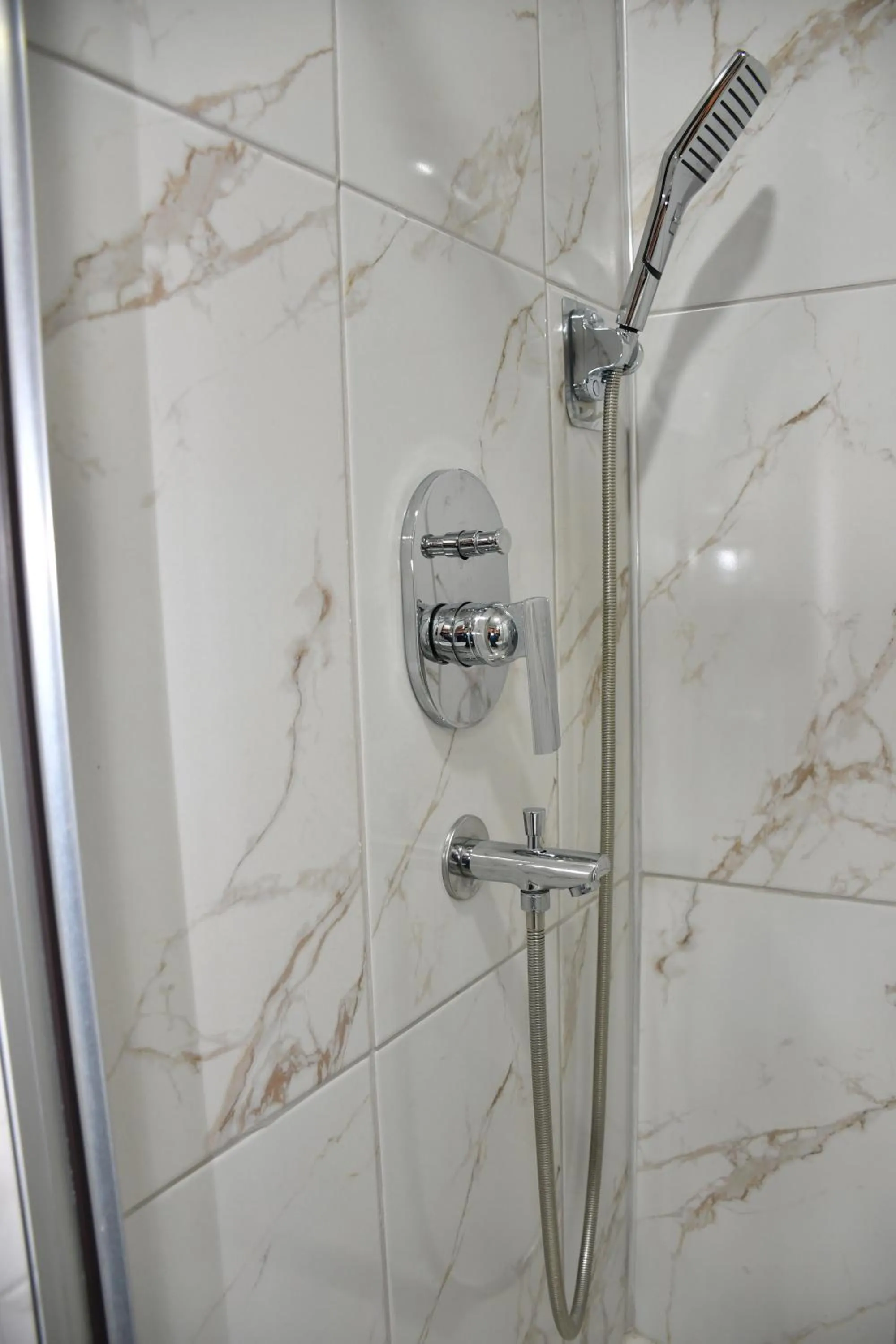 Shower in Katerina Palace 1877