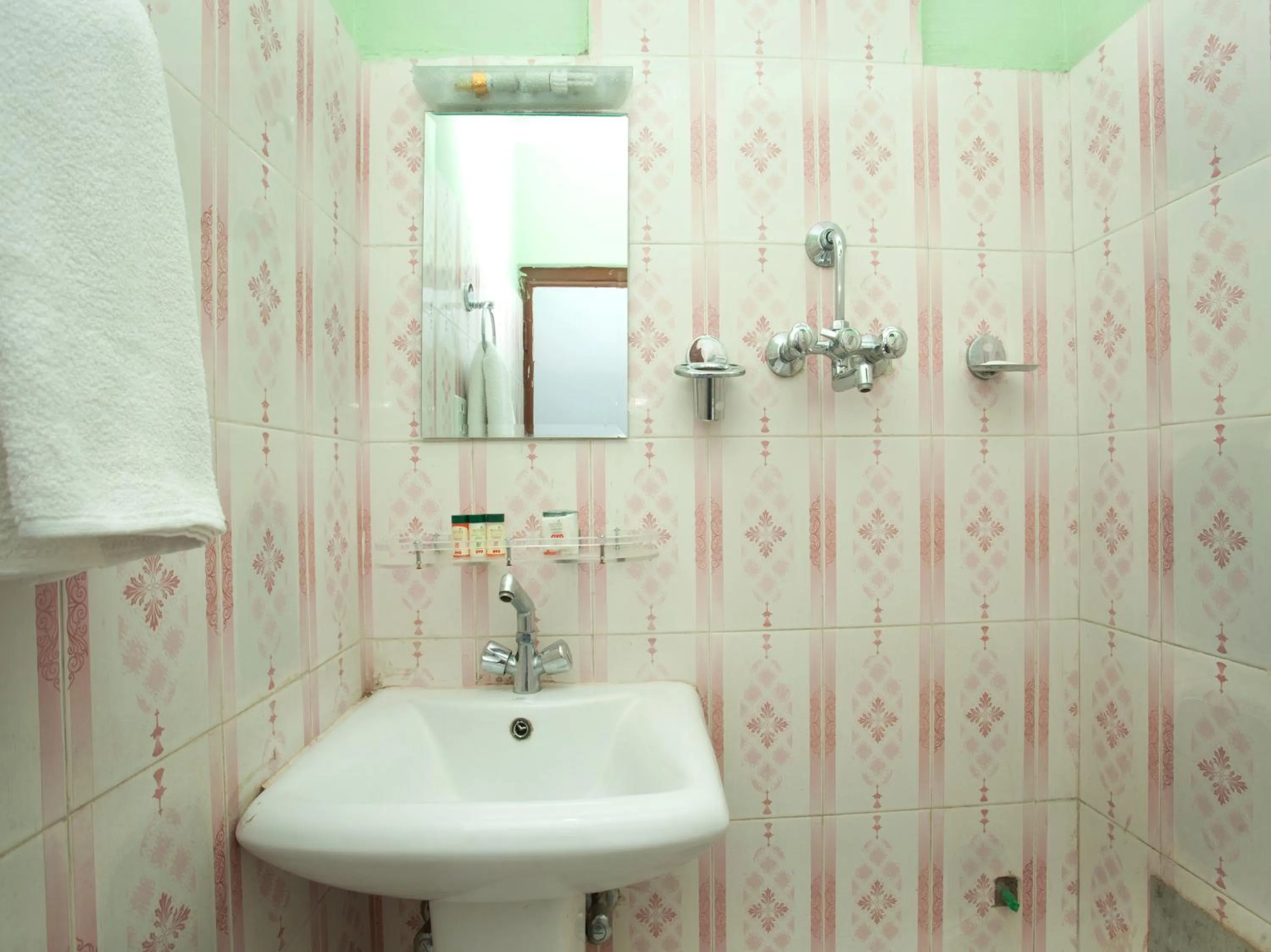 Bathroom in Allied Hotel