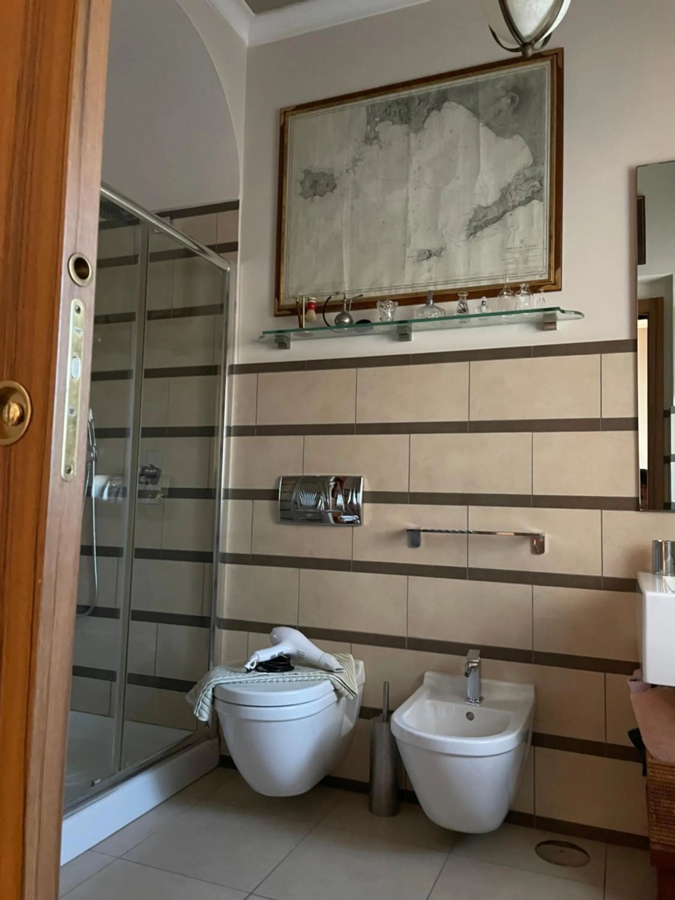 Shower in Domus Felix