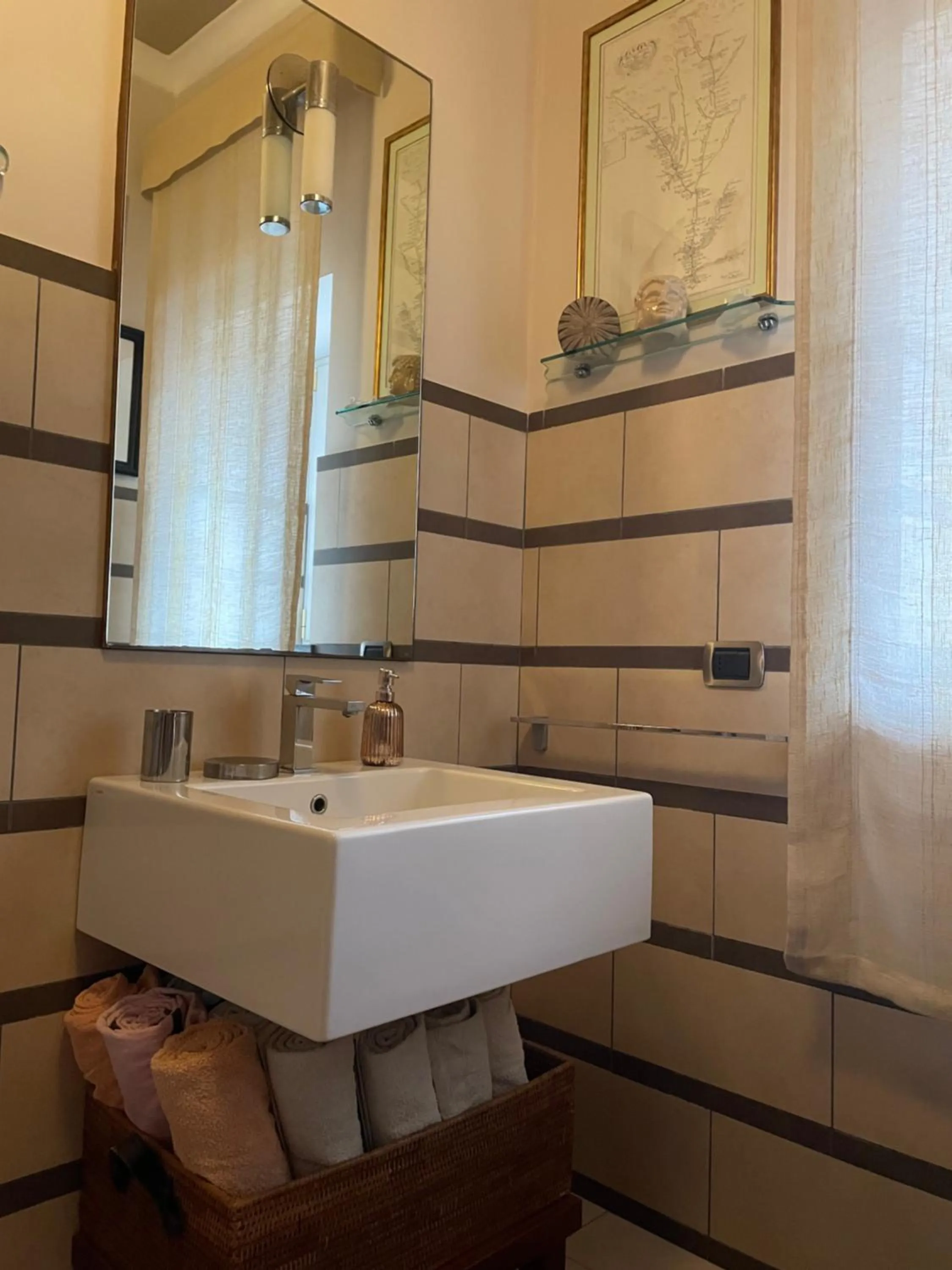 Bathroom in Domus Felix