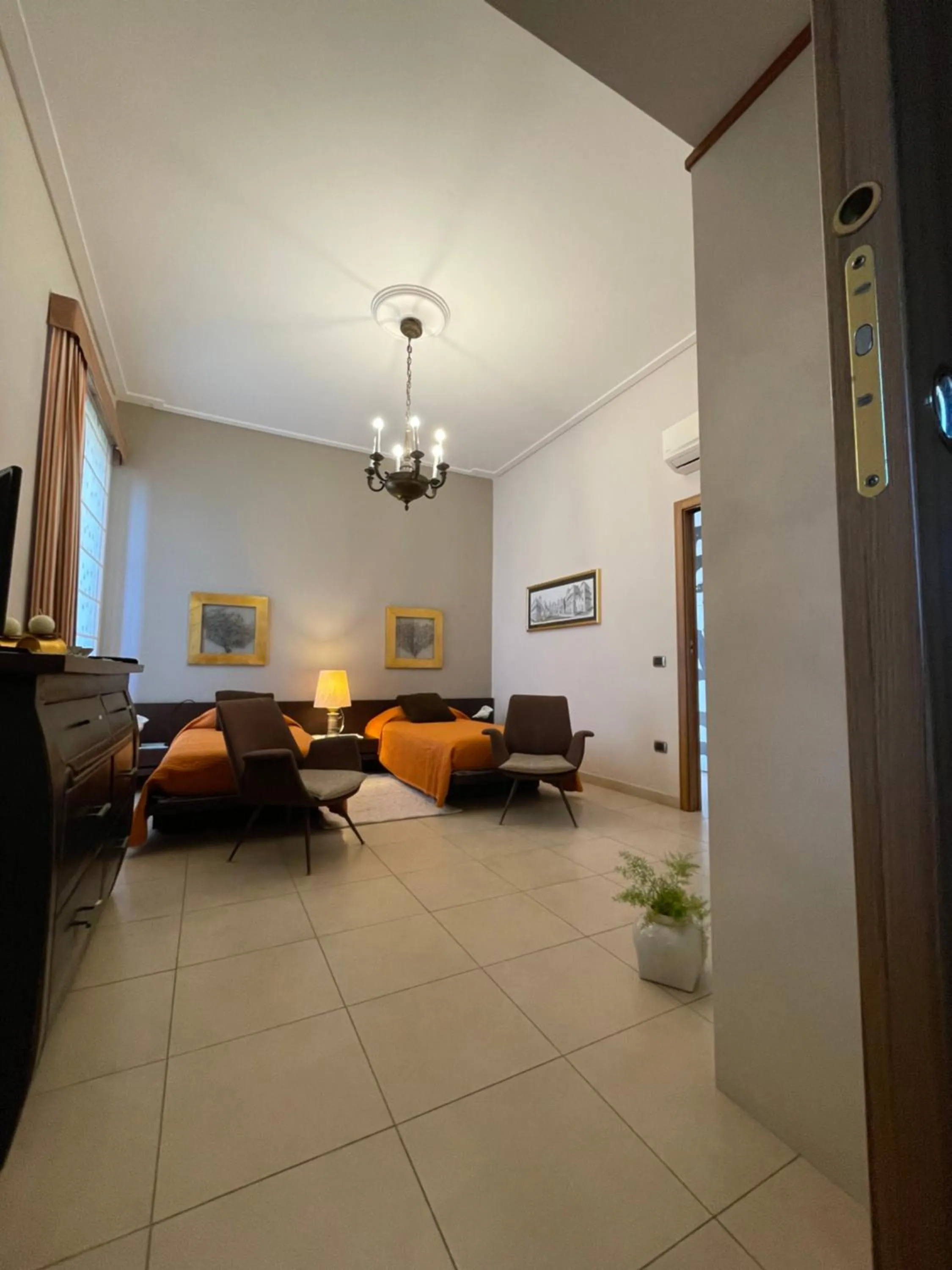 Photo of the whole room in Domus Felix