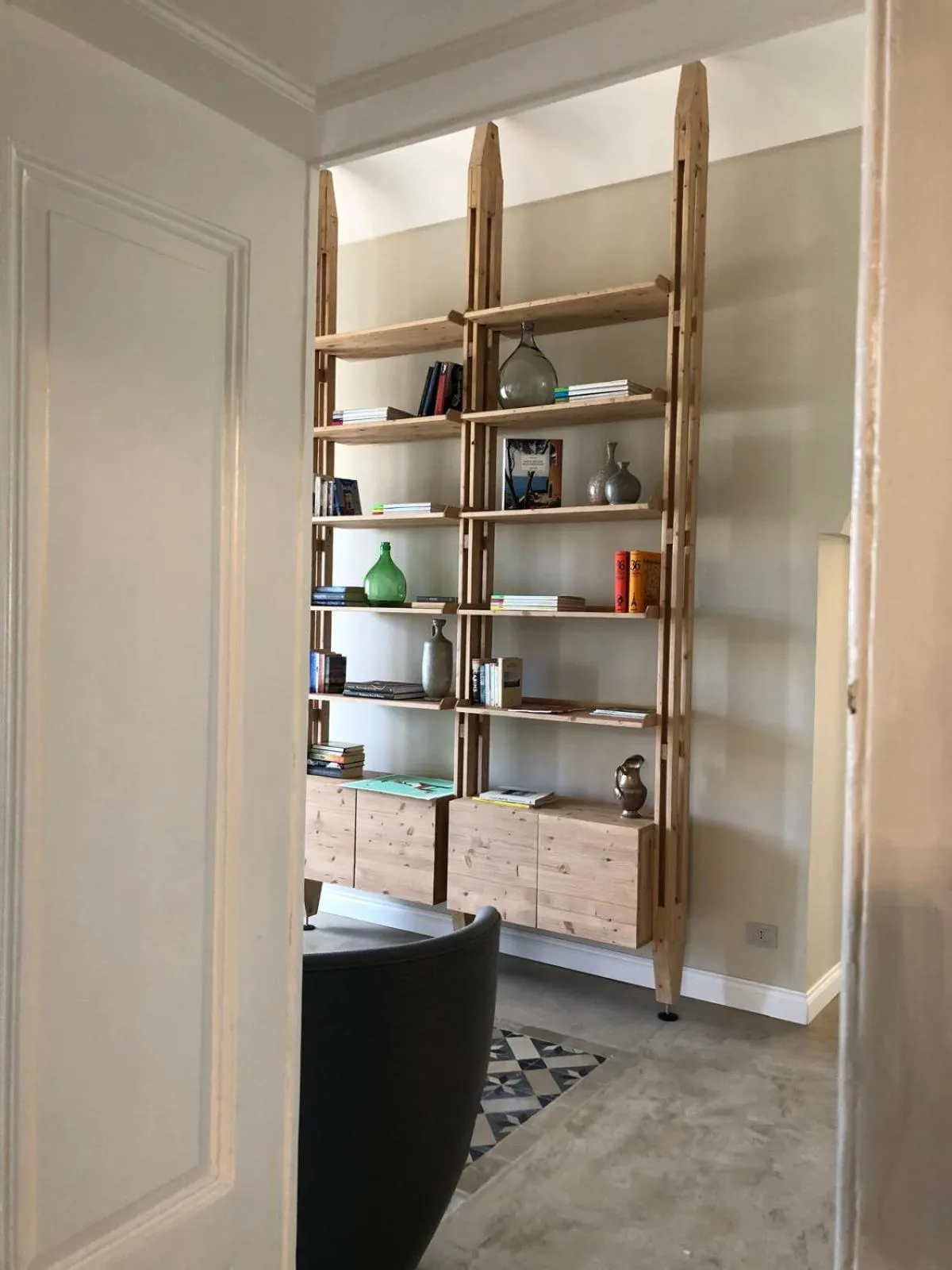 Communal lounge/ TV room in Villa Mabel Boutique Hotel